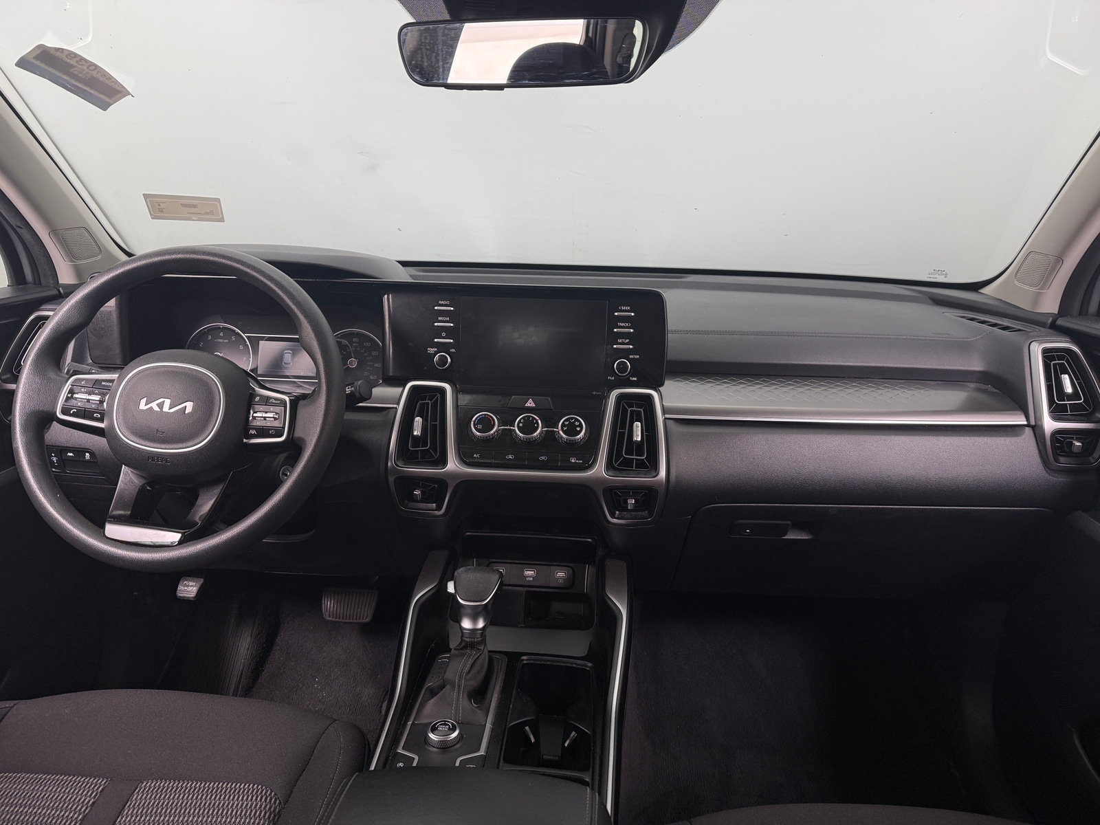 Thumbnail: 2022 Kia Sorento - 3