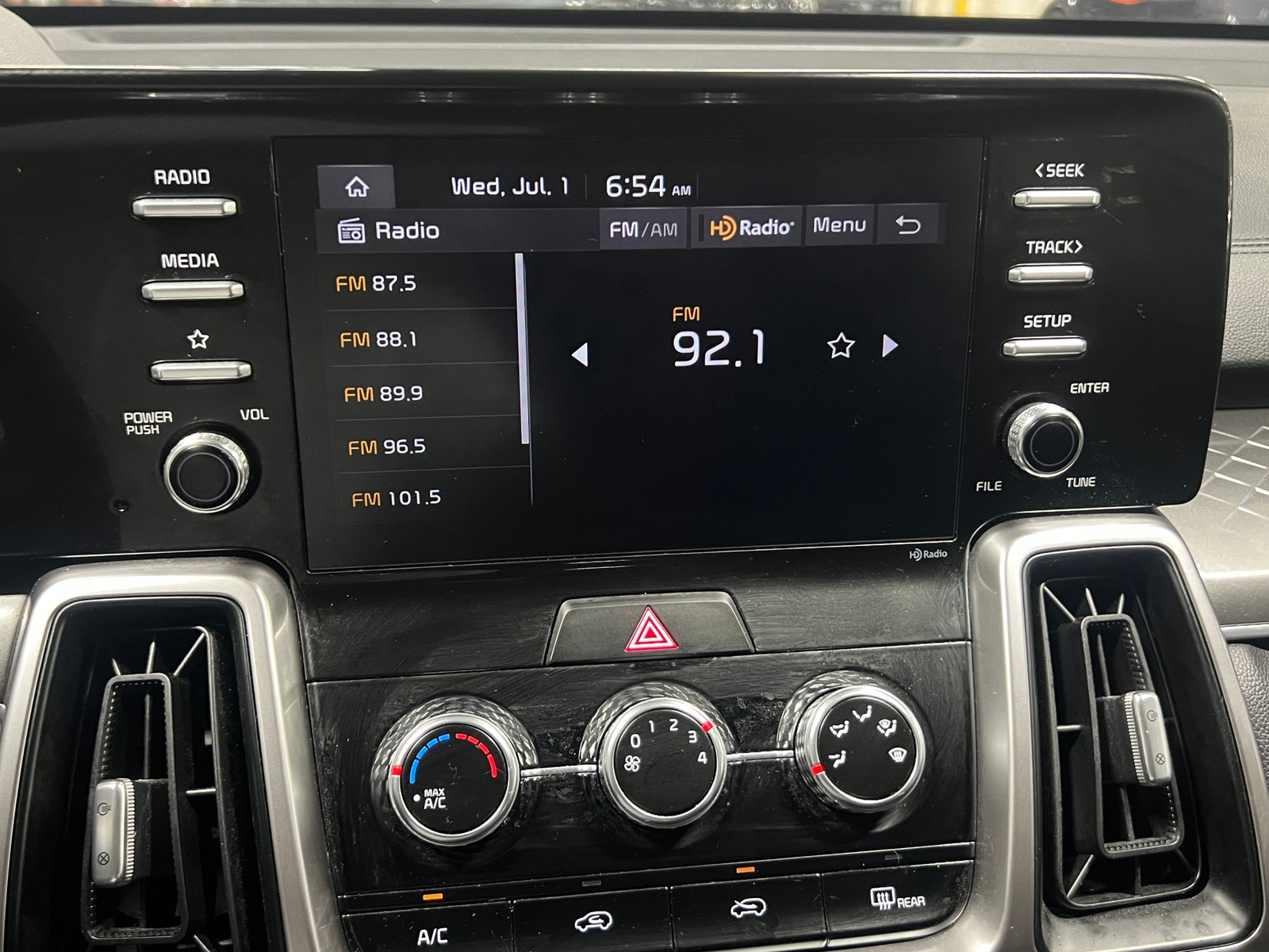 Thumbnail: 2022 Kia Sorento - 4