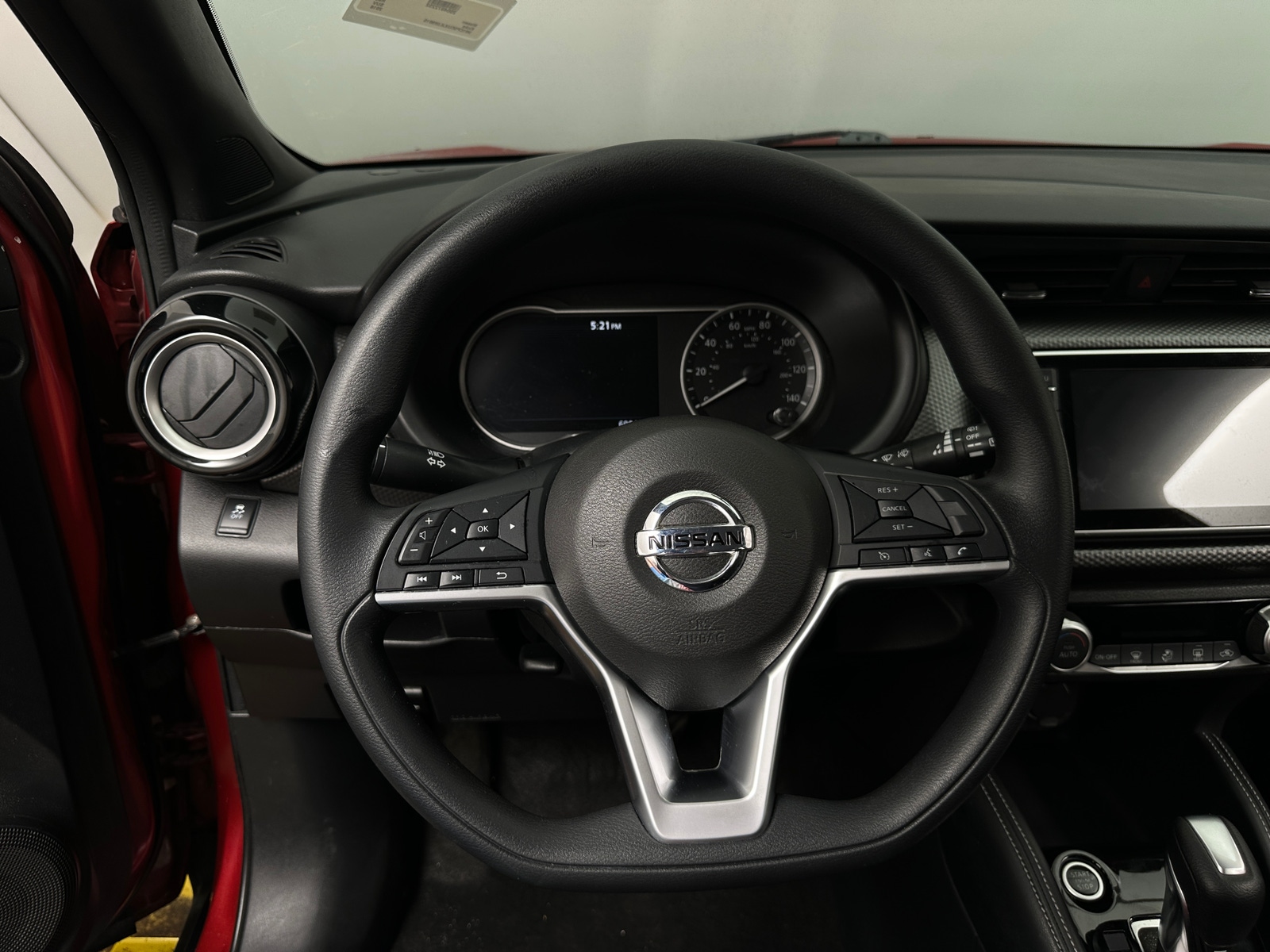 Thumbnail: 2018 Nissan Kicks - 5