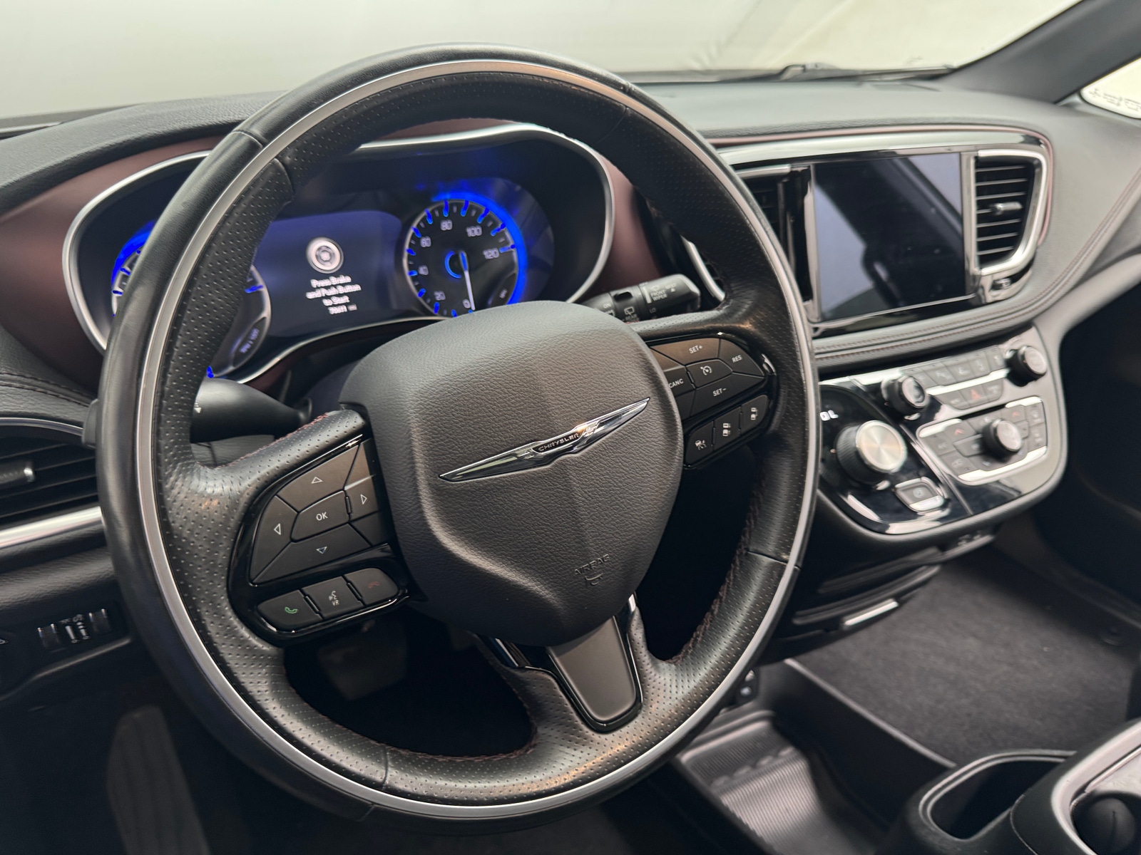 Thumbnail: 2020 Chrysler Pacifica - 4