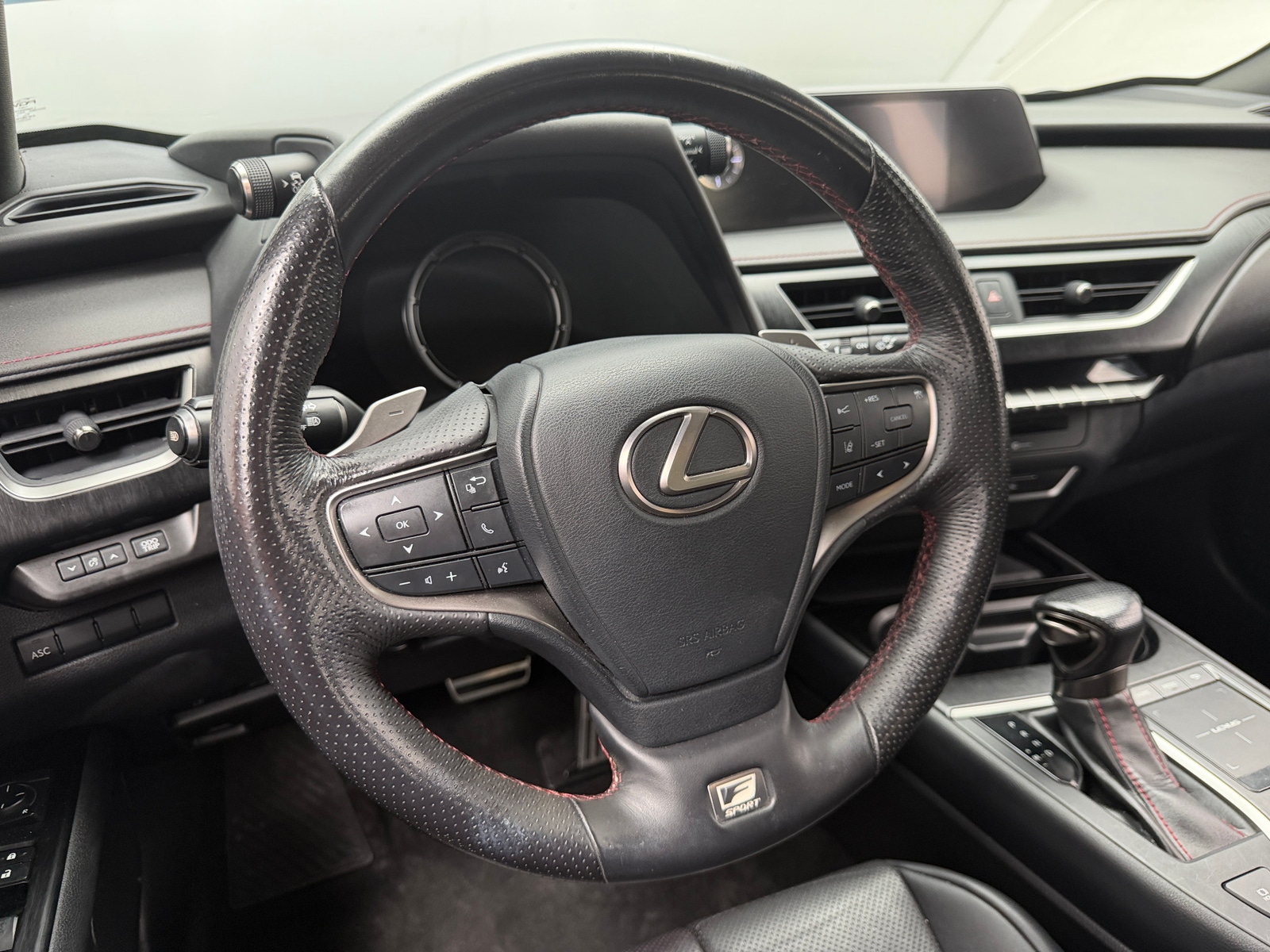 Thumbnail: 2019 Lexus UX - 4