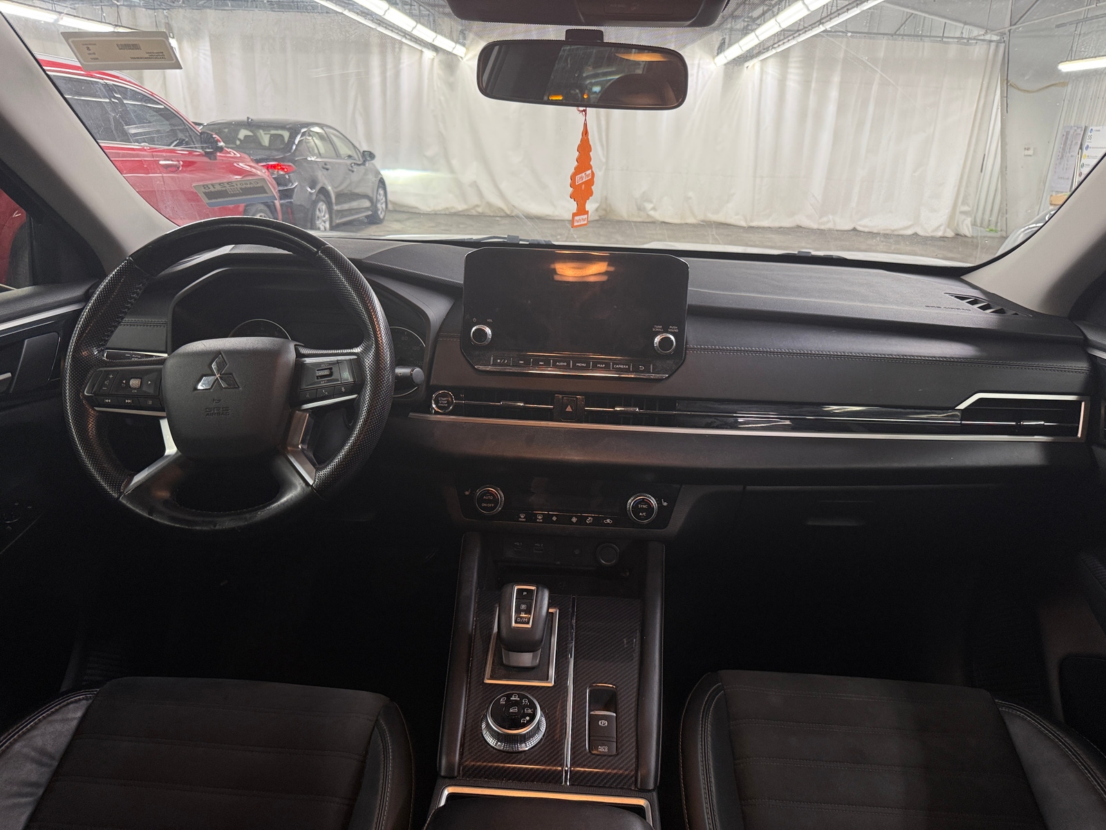 Thumbnail: 2022 Mitsubishi Outlander - 2