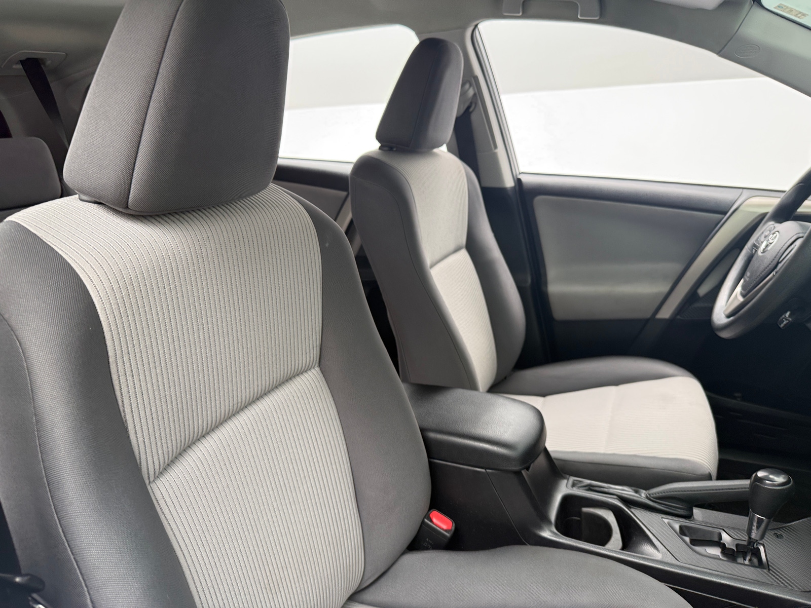 Thumbnail: 2015 Toyota RAV4 - 2