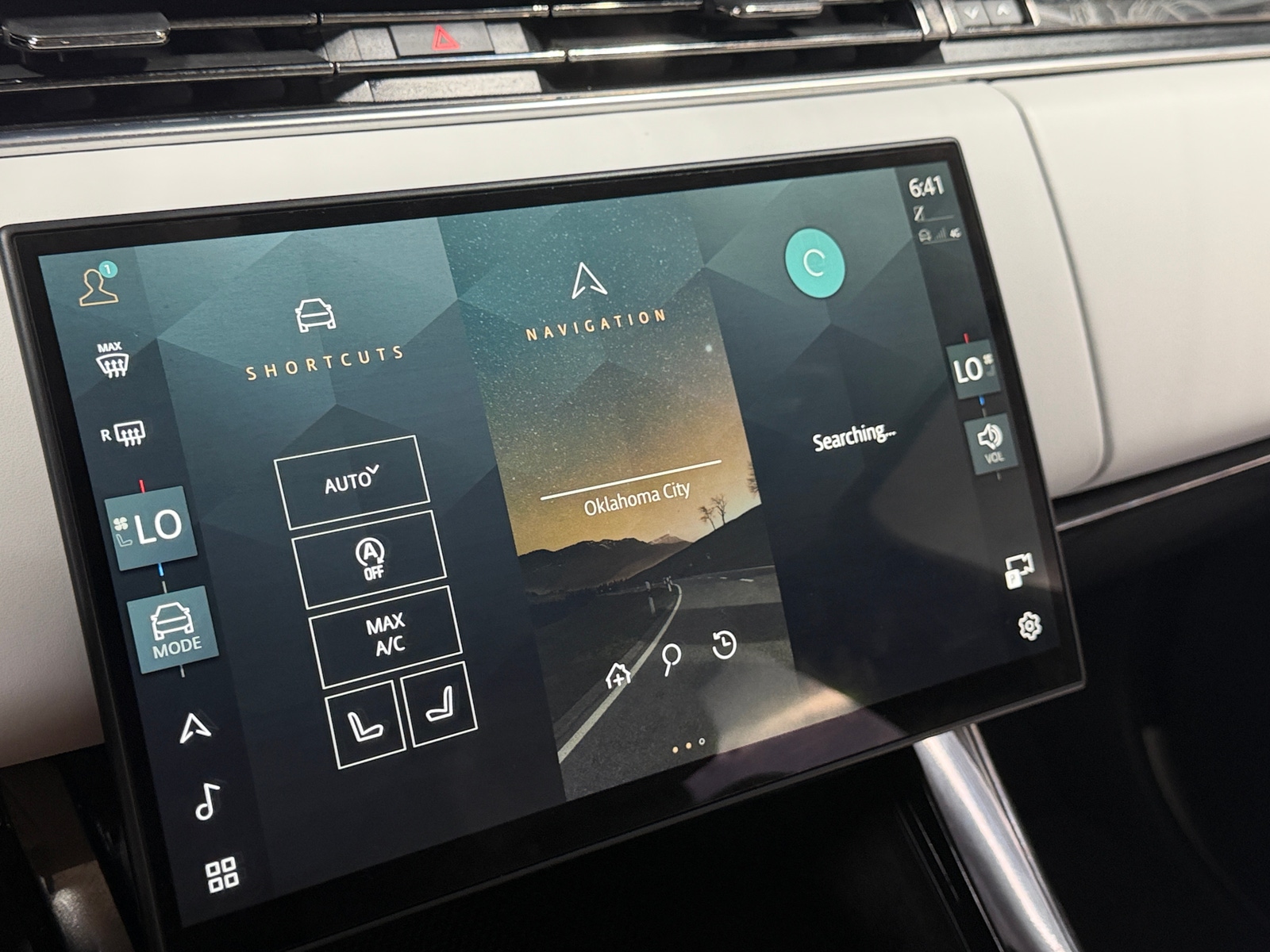 Thumbnail: 2024 Land Rover Range Rover Sport - 3
