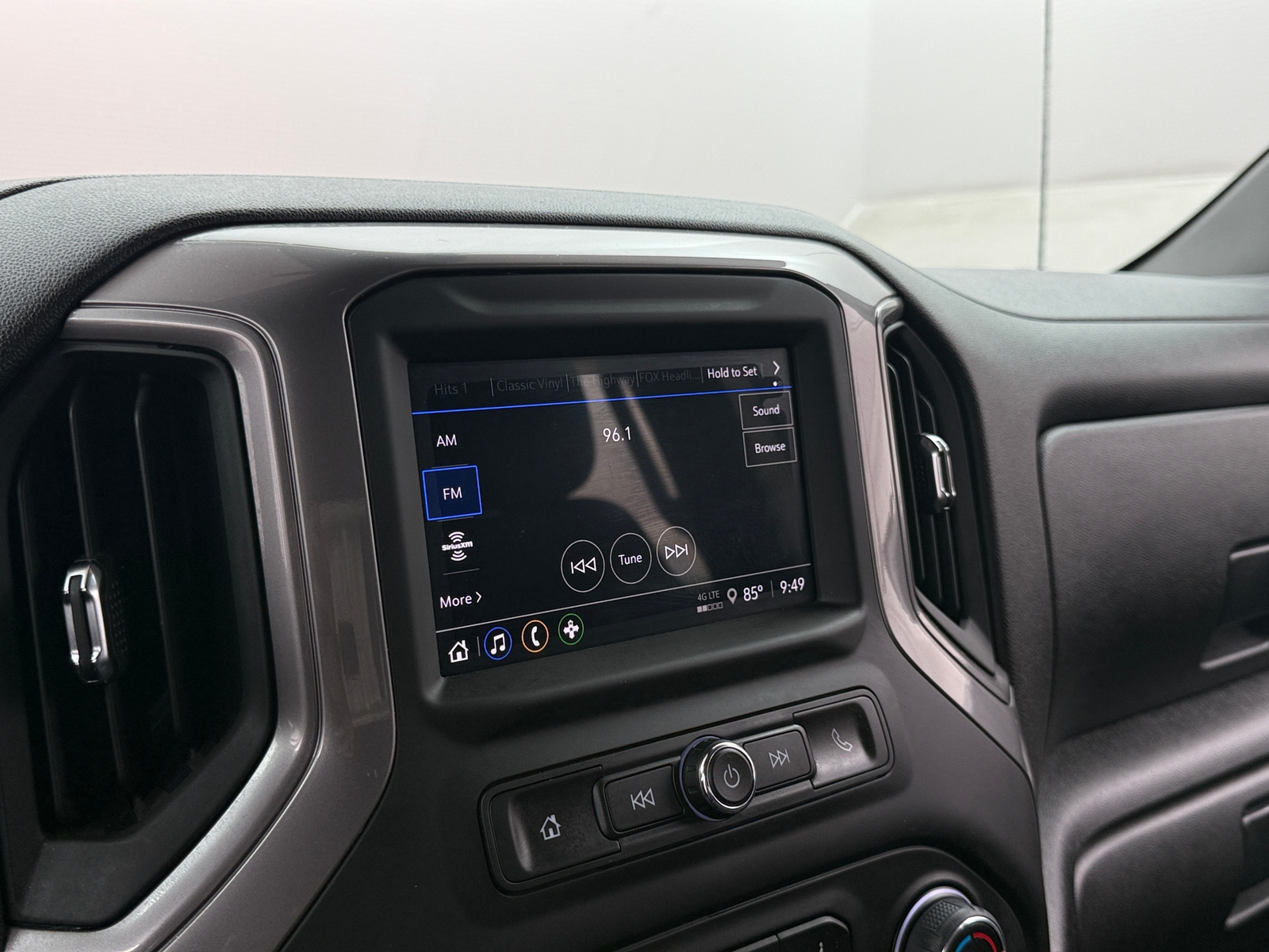 Thumbnail: 2022 Chevrolet Silverado 1500 - 4