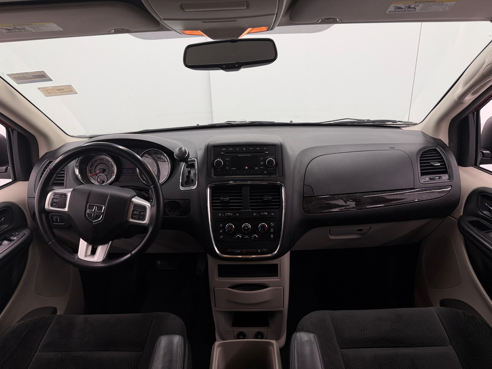 Thumbnail: 2016 Dodge Grand Caravan - 3