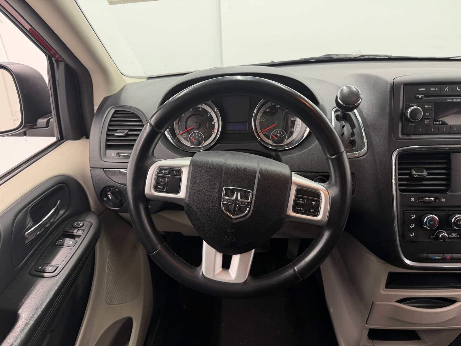 Thumbnail: 2016 Dodge Grand Caravan - 5