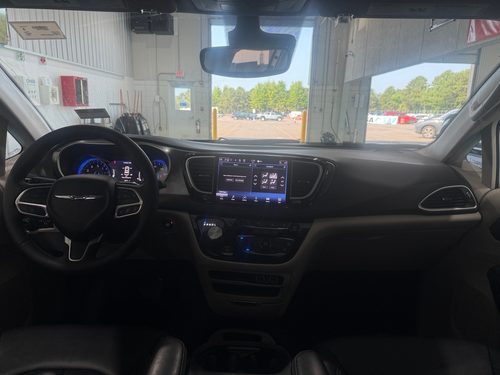 Thumbnail: 2024 Chrysler Pacifica - 2