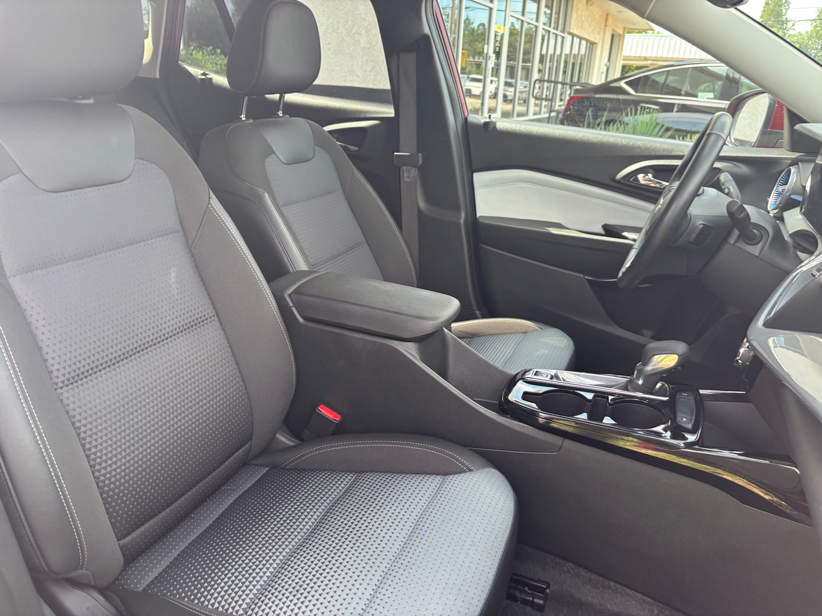 Thumbnail: 2025 Chevrolet Trax - 2