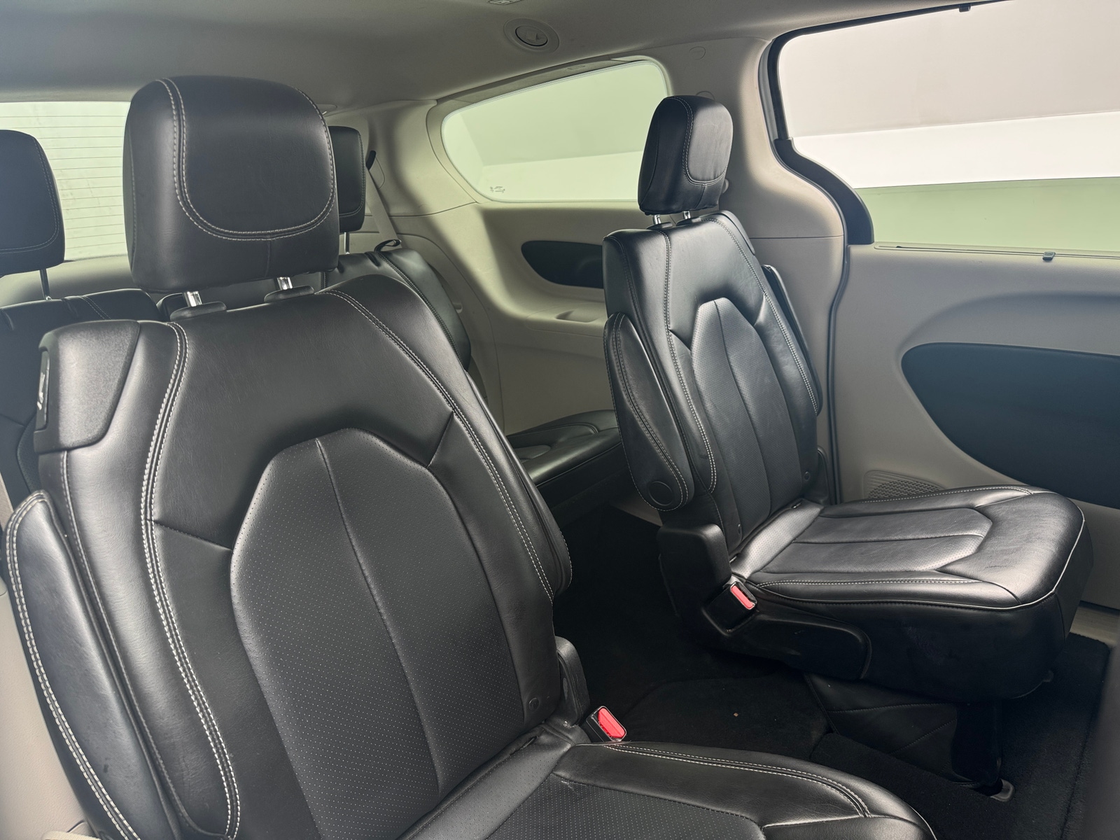 Thumbnail: 2023 Chrysler Pacifica - 5