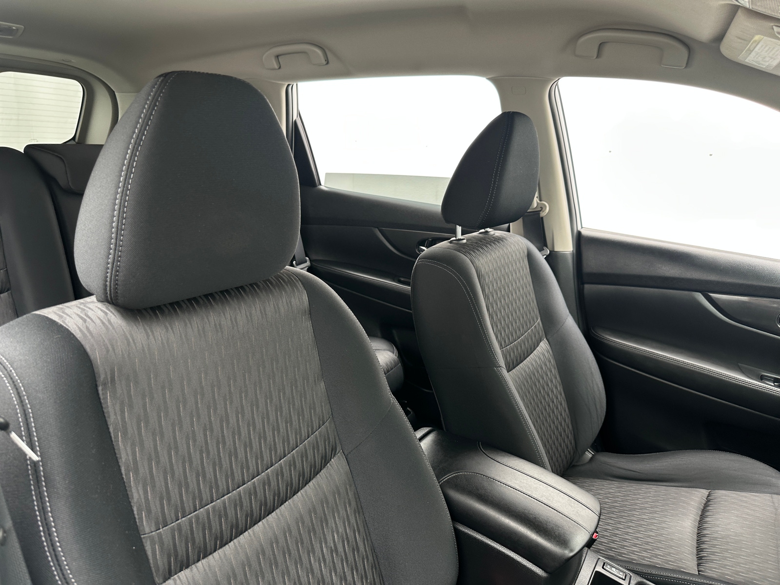 Thumbnail: 2017 Nissan Rogue - 2