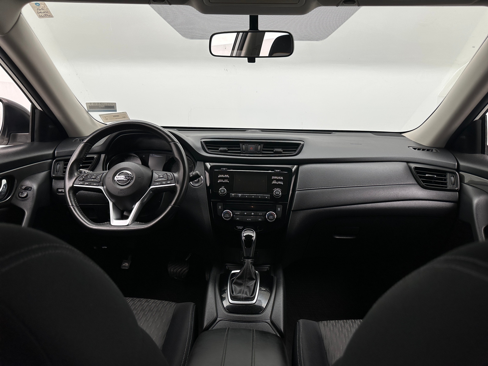 Thumbnail: 2017 Nissan Rogue - 3