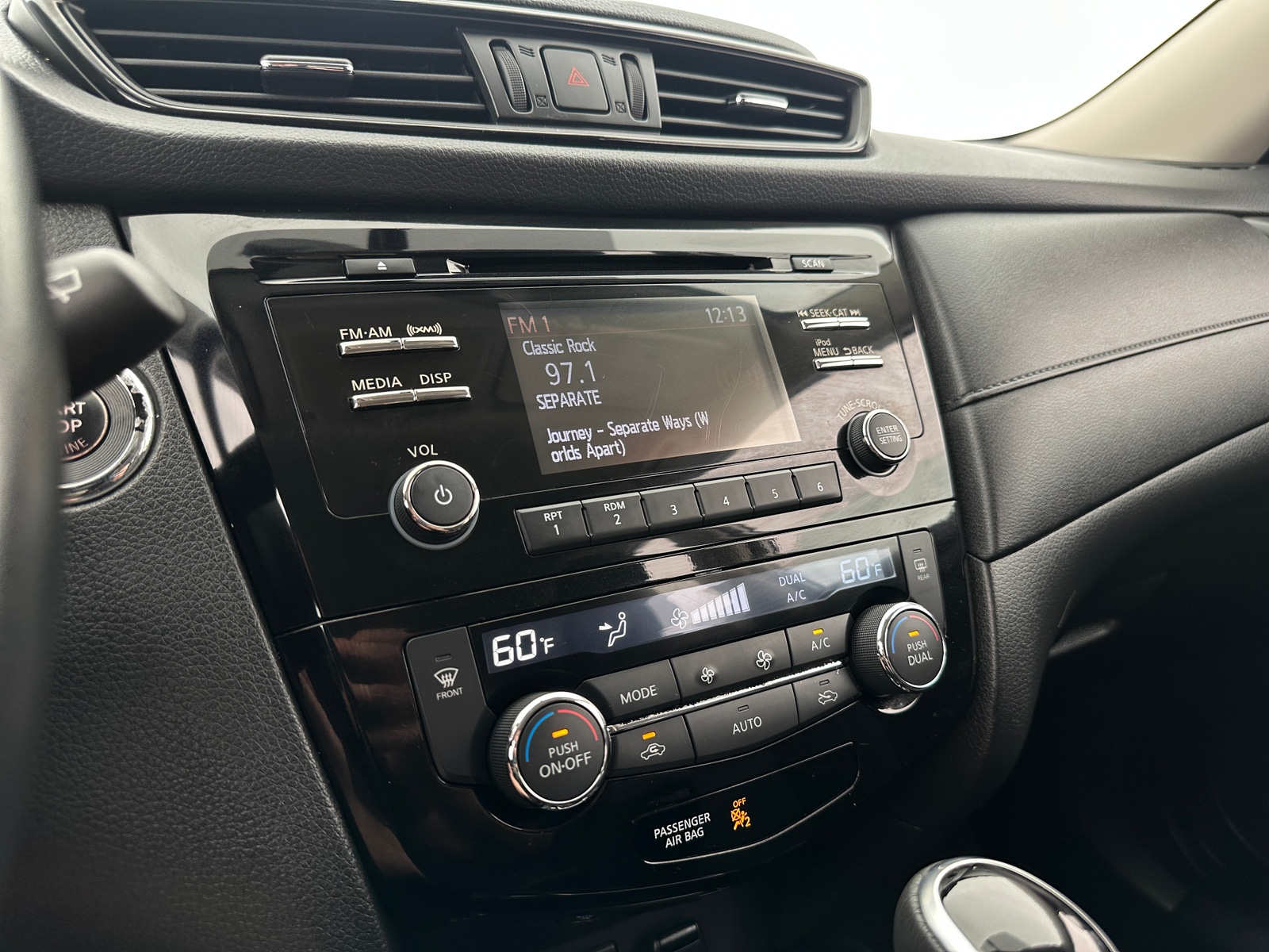 Thumbnail: 2017 Nissan Rogue - 4