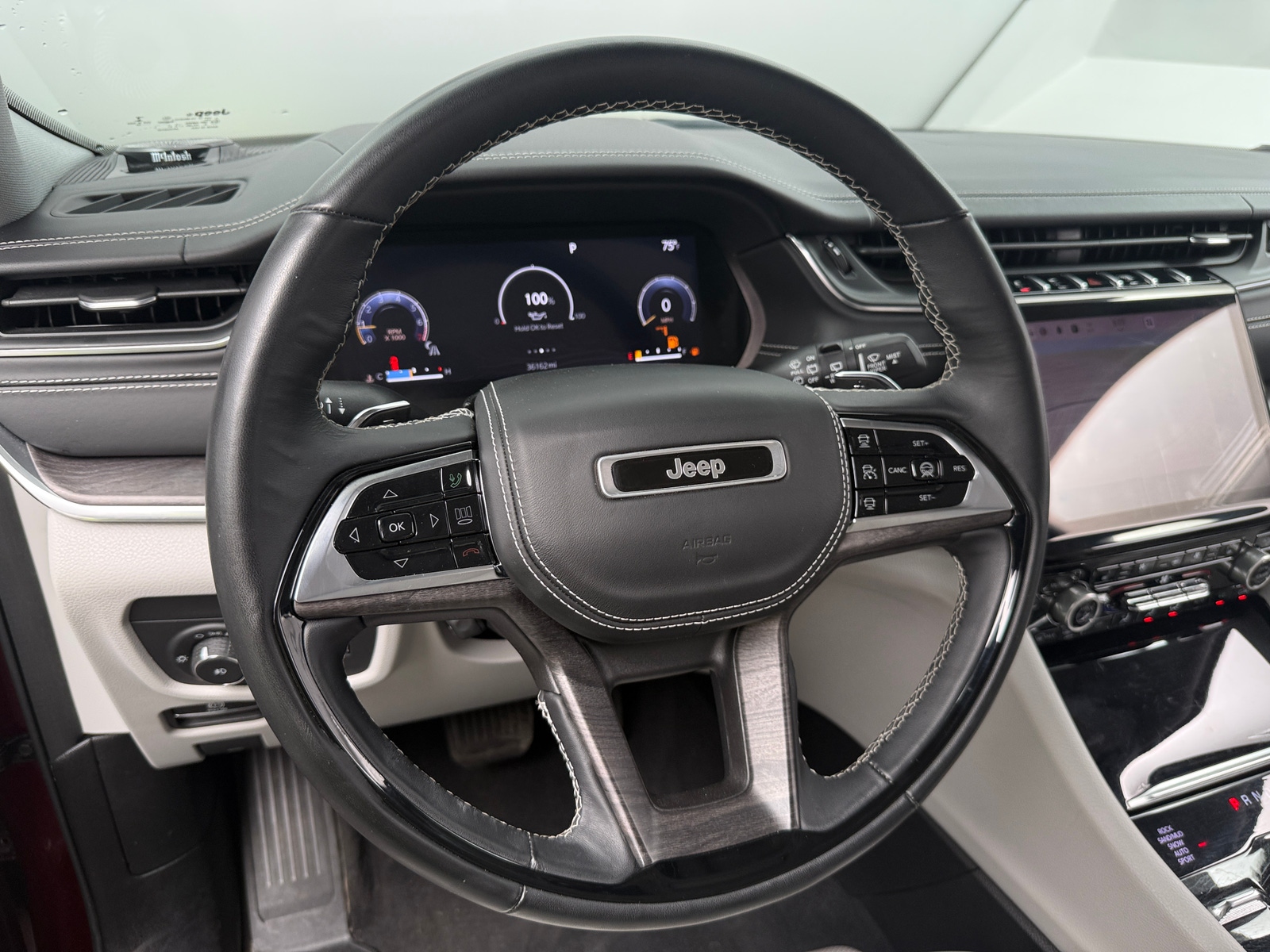 Thumbnail: 2022 Jeep Grand Cherokee L - 4