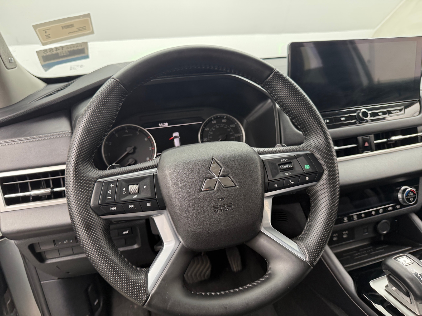 Thumbnail: 2025 Mitsubishi Outlander - 4