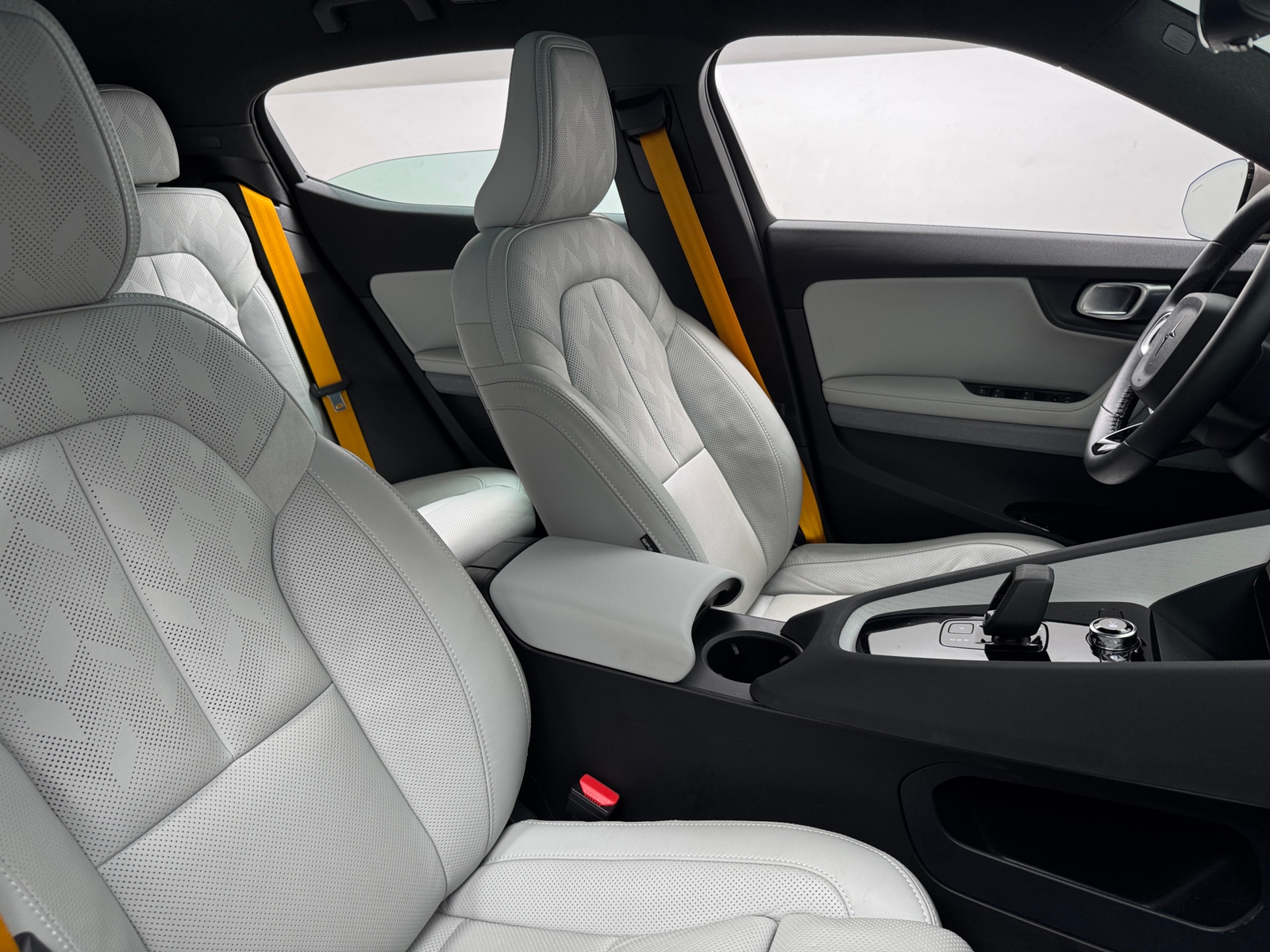 Thumbnail: 2024 Polestar 2 - 2