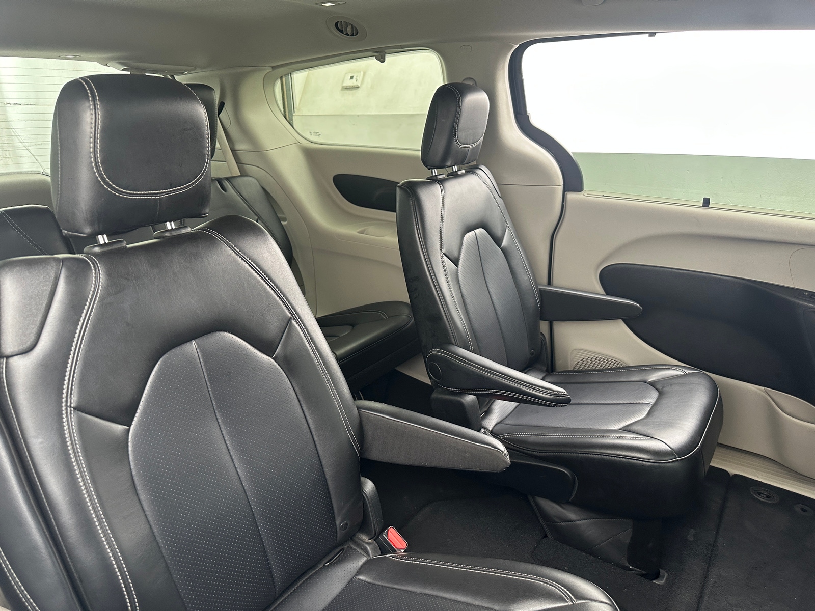 Thumbnail: 2023 Chrysler Pacifica - 5