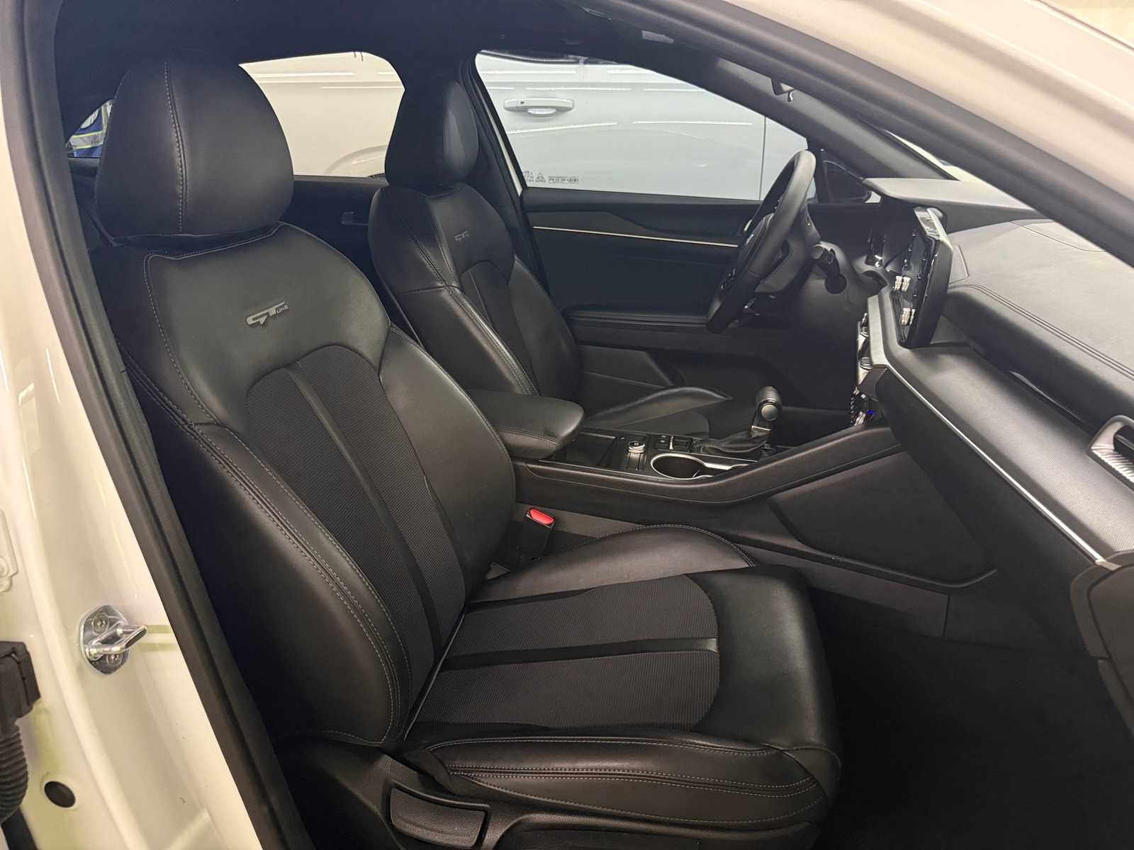 Thumbnail: 2021 Kia K5 - 2