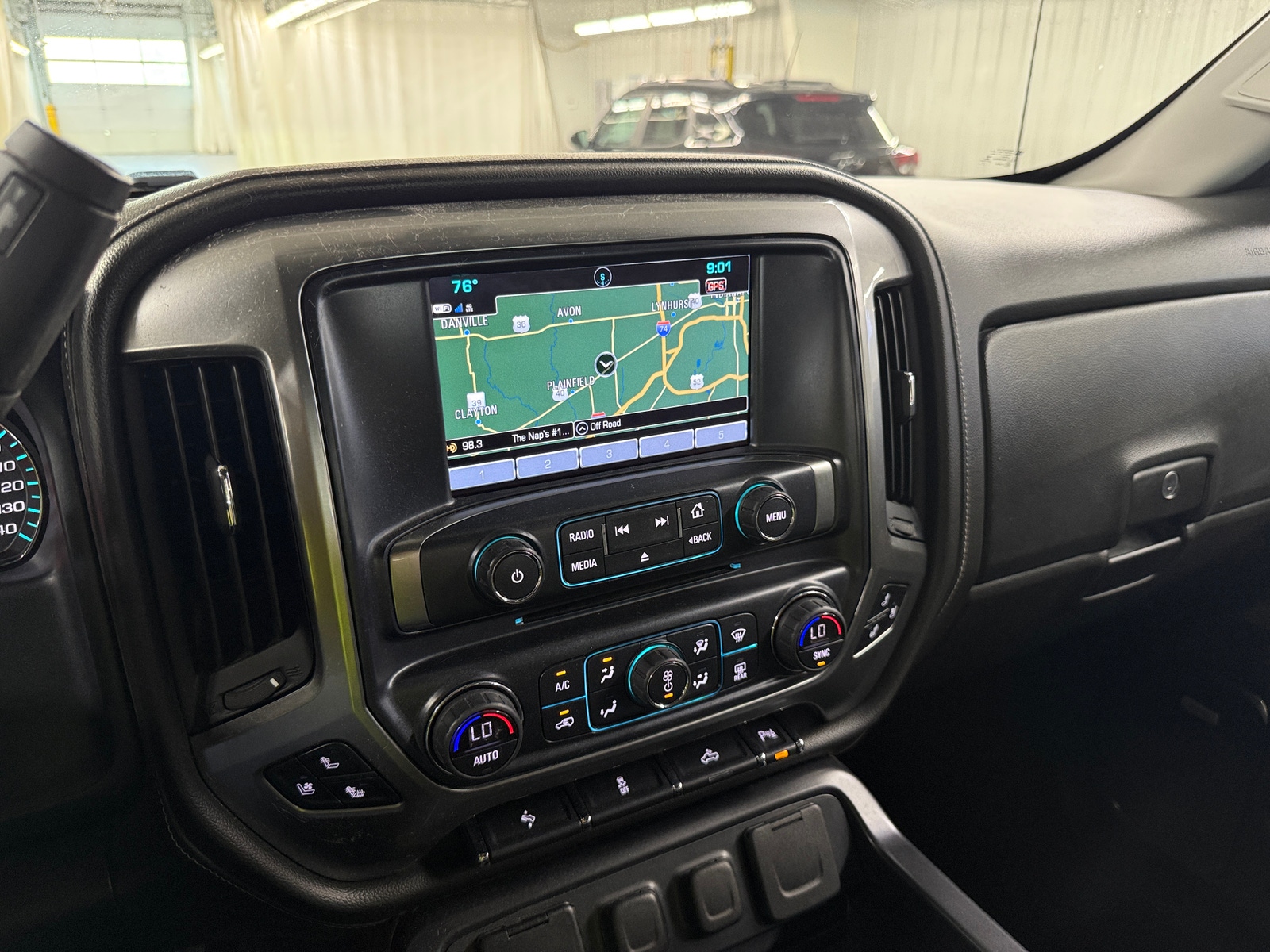 Thumbnail: 2017 Chevrolet Silverado 1500 - 3