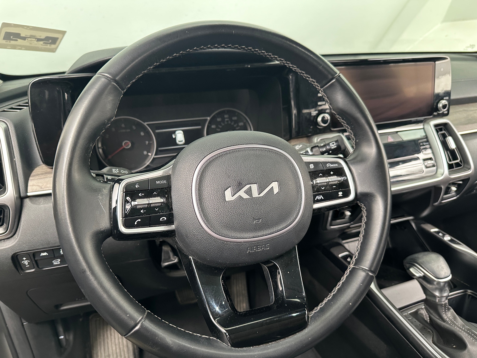 Thumbnail: 2022 Kia Sorento - 4