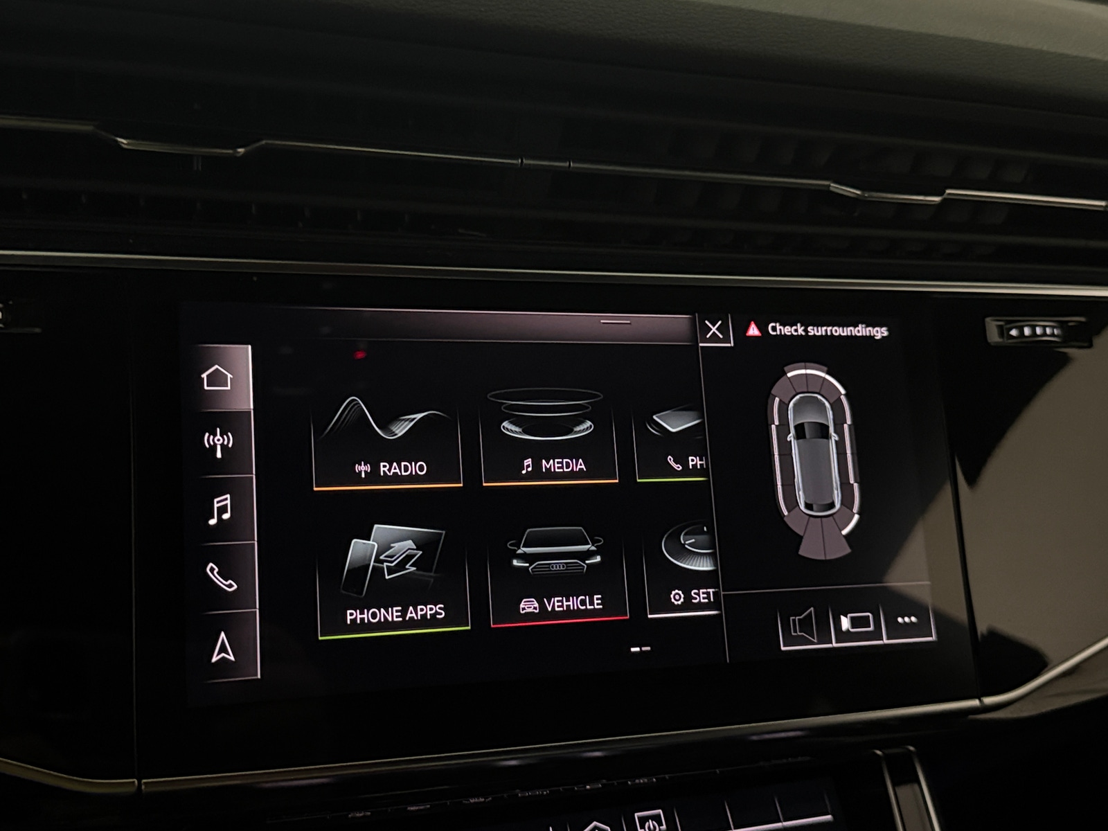 Thumbnail: 2019 Audi Q8 - 3