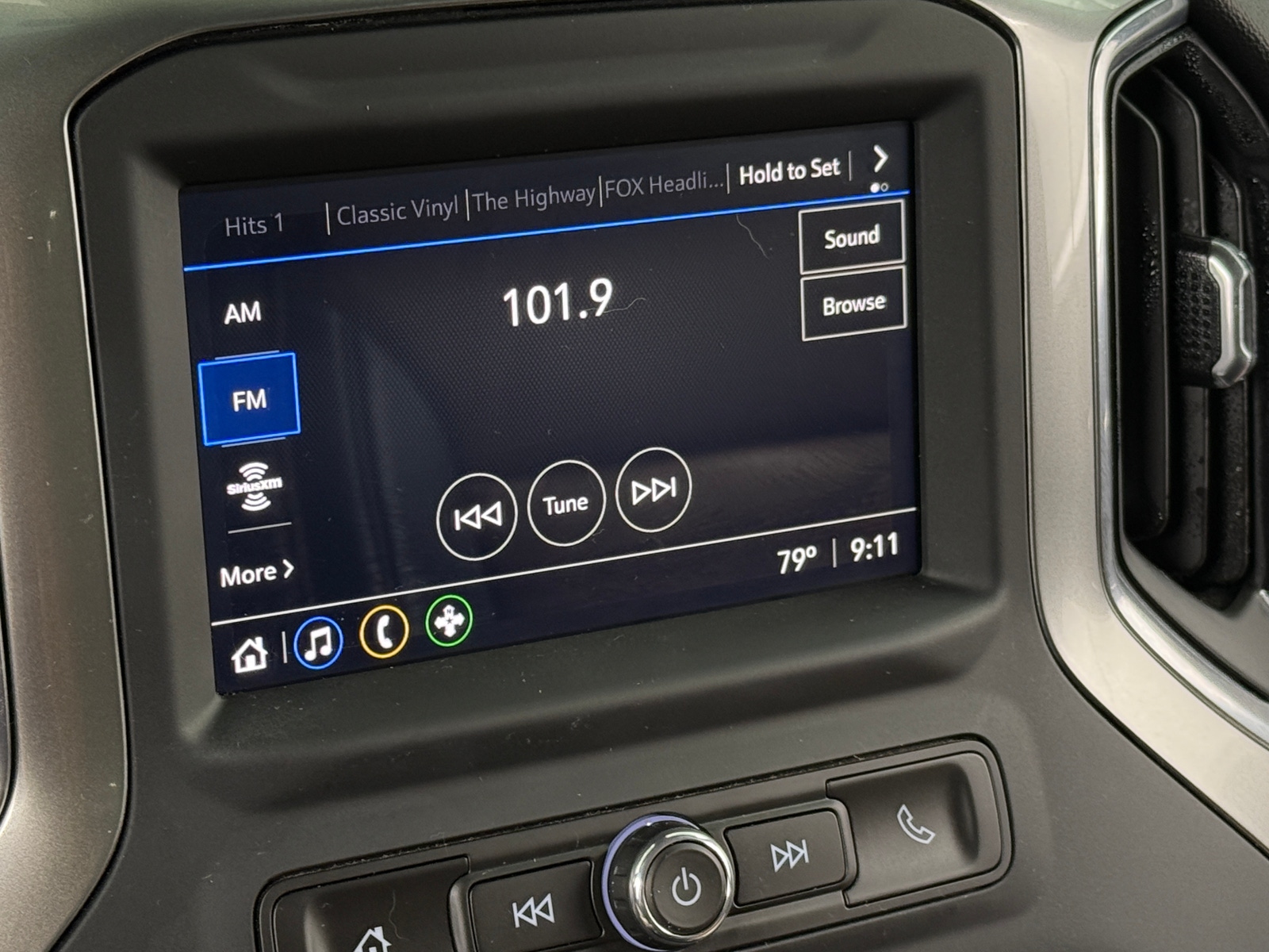 Thumbnail: 2022 Chevrolet Silverado 1500 - 4