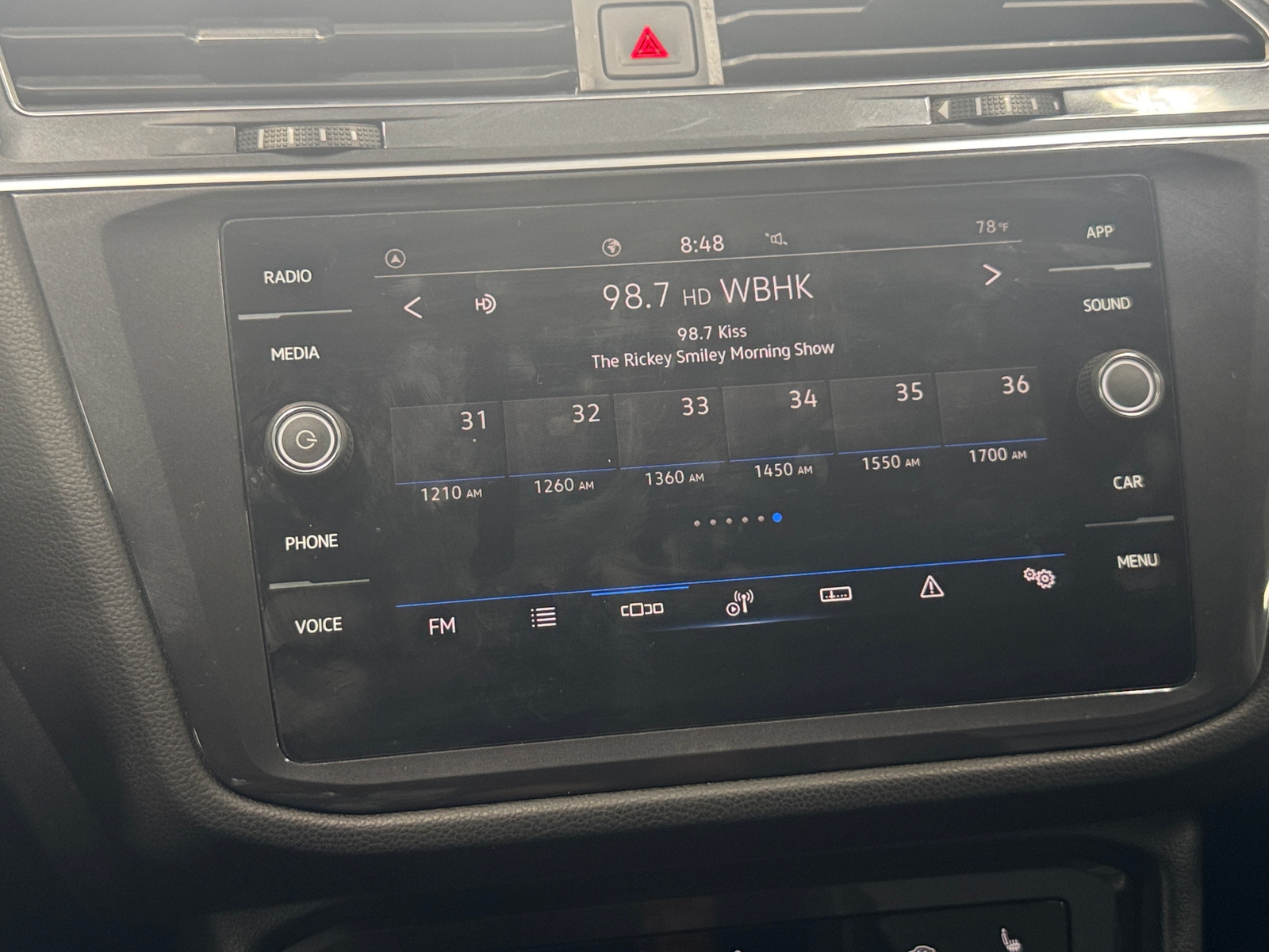 Thumbnail: 2022 Volkswagen Tiguan - 3