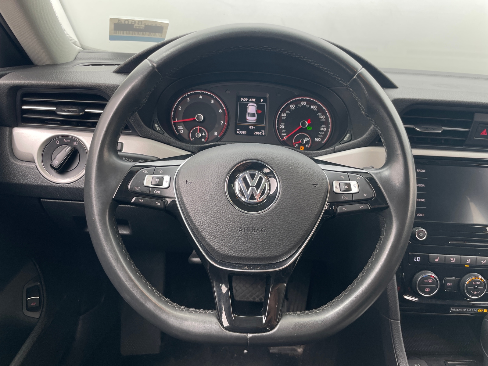 Thumbnail: 2022 Volkswagen Passat - 4