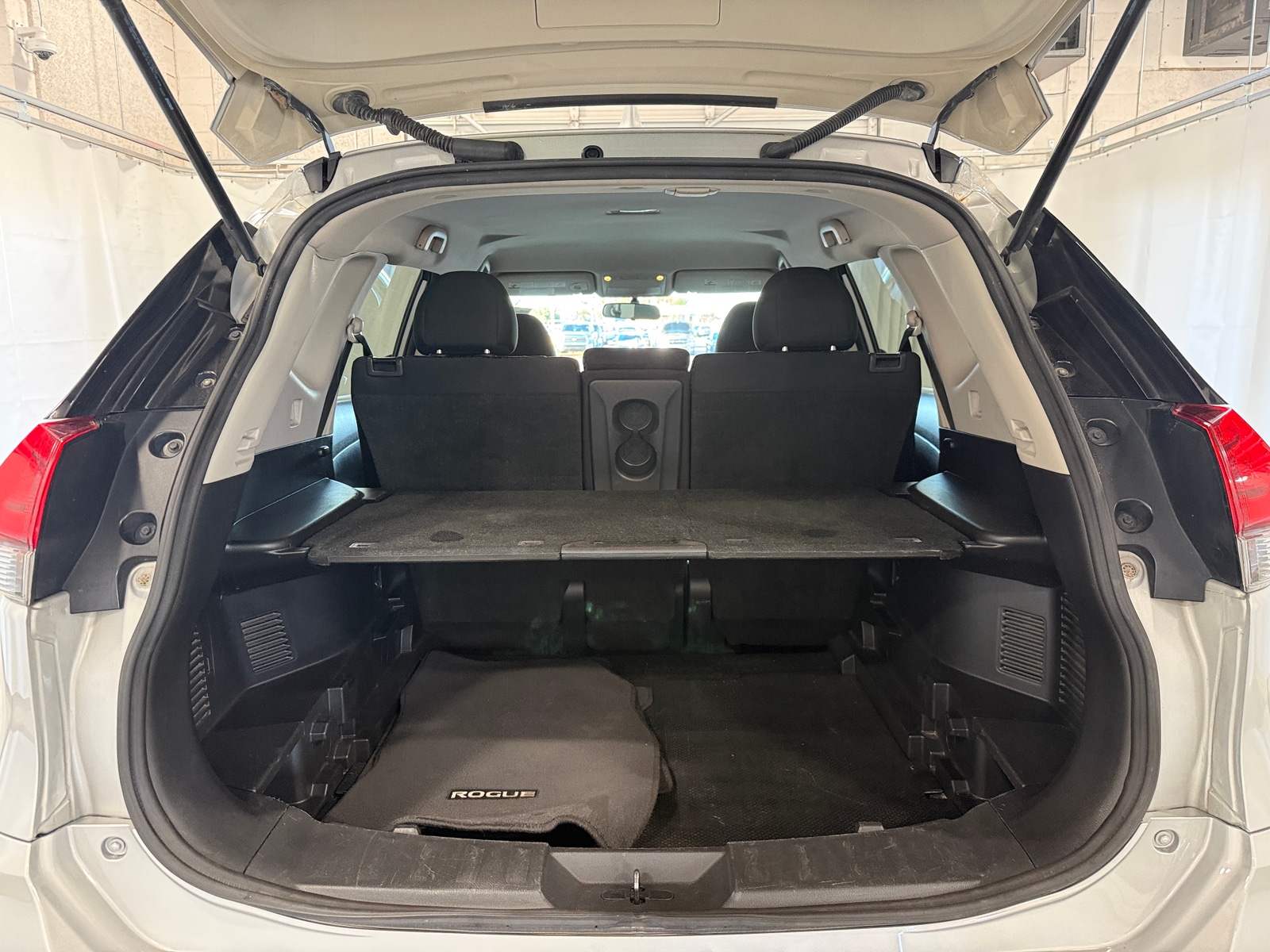 Thumbnail: 2017 Nissan Rogue - 7