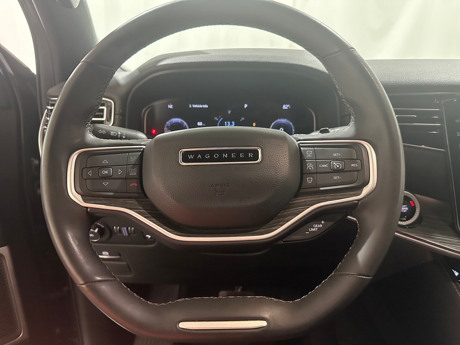 Thumbnail: 2023 Jeep Wagoneer - 4