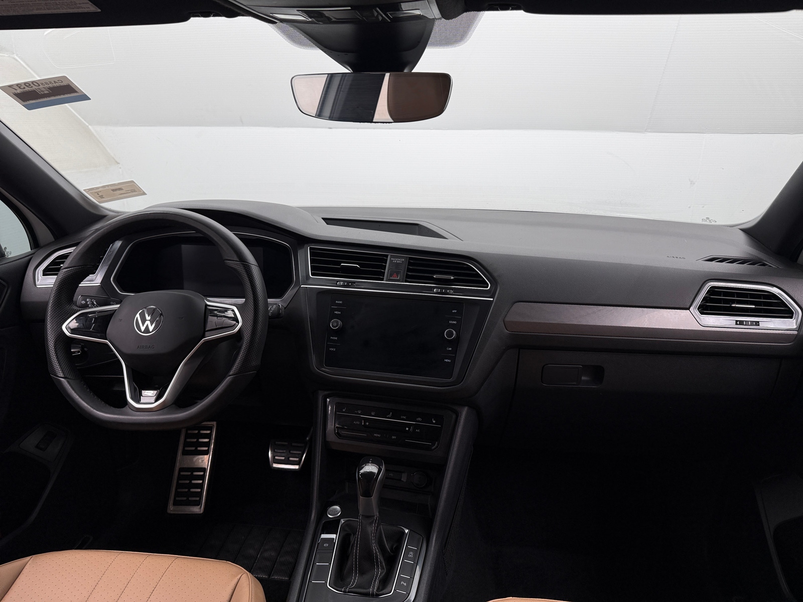Thumbnail: 2022 Volkswagen Tiguan - 2