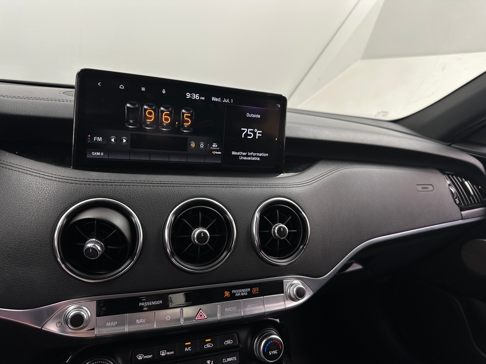 Thumbnail: 2022 Kia Stinger - 3