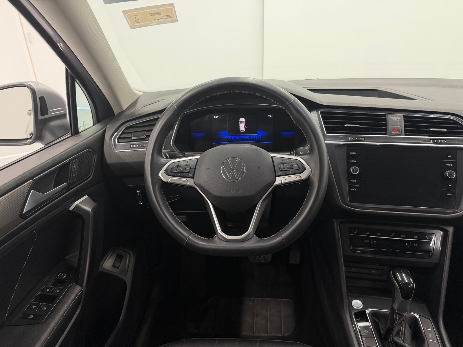 Thumbnail: 2024 Volkswagen Tiguan - 4