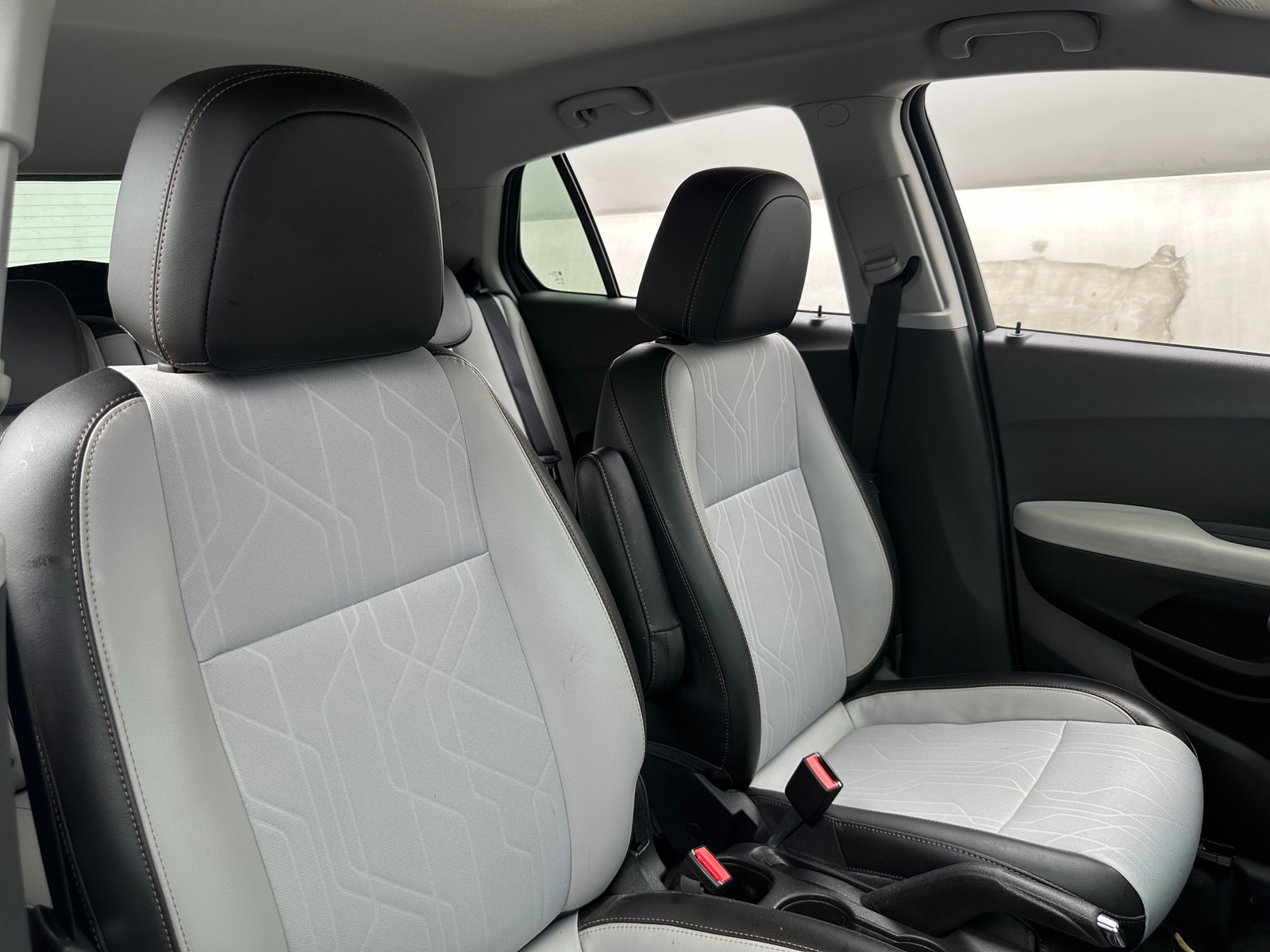 Thumbnail: 2017 Chevrolet Trax - 2