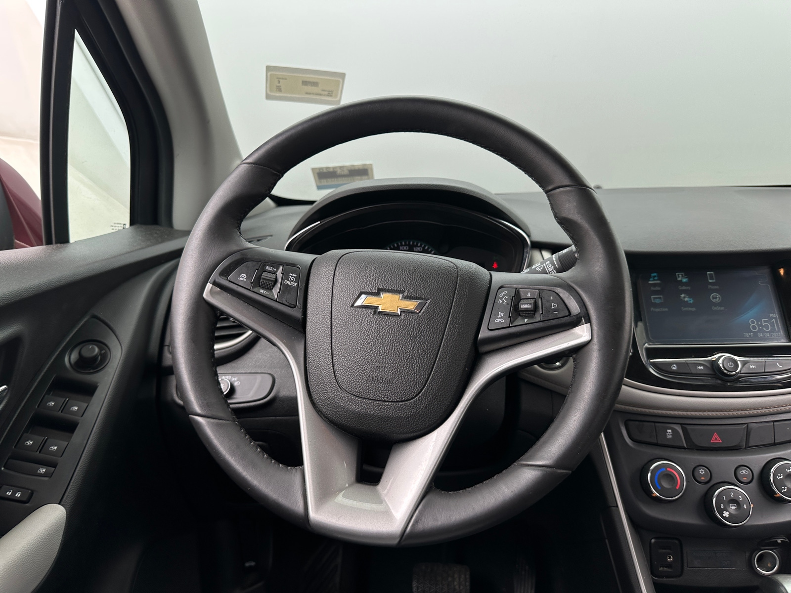 Thumbnail: 2017 Chevrolet Trax - 5