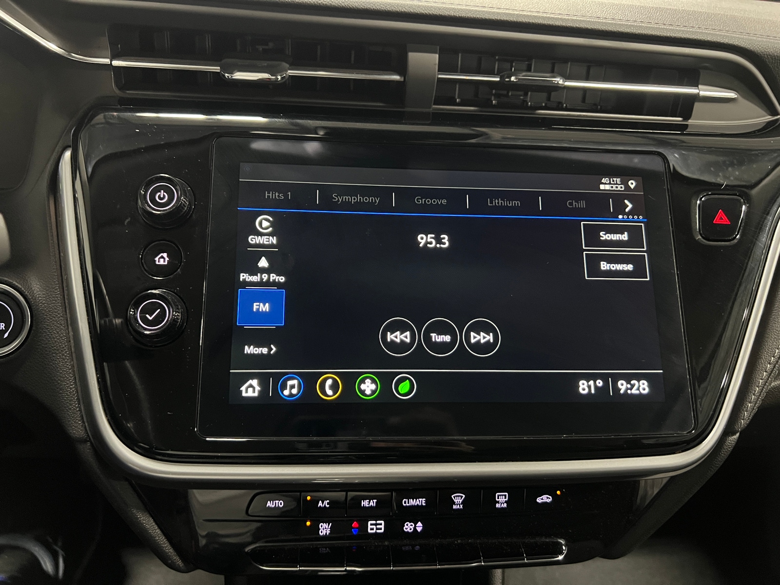 Thumbnail: 2023 Chevrolet Bolt EUV - 4