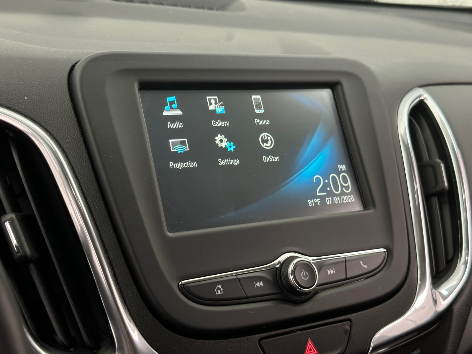 Thumbnail: 2018 Chevrolet Equinox - 4