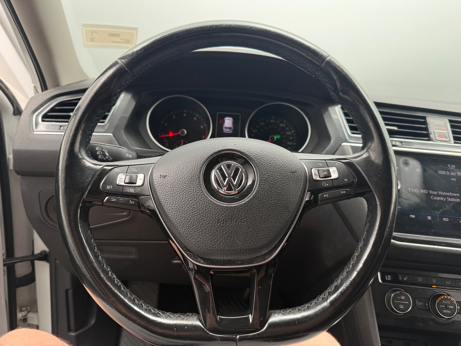 Thumbnail: 2018 Volkswagen Tiguan - 4