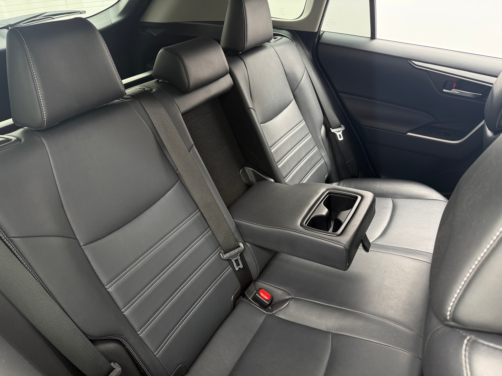 Thumbnail: 2021 Toyota RAV4 - 6