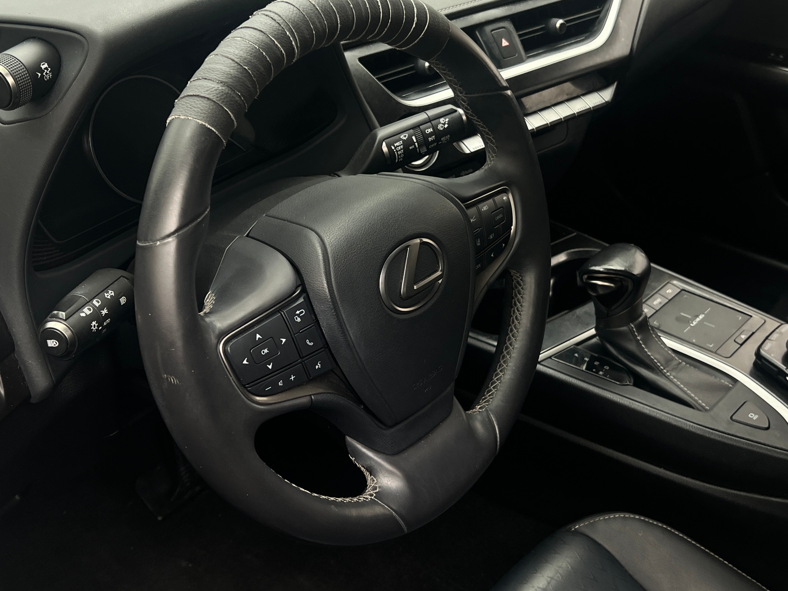 Thumbnail: 2019 Lexus UX - 4