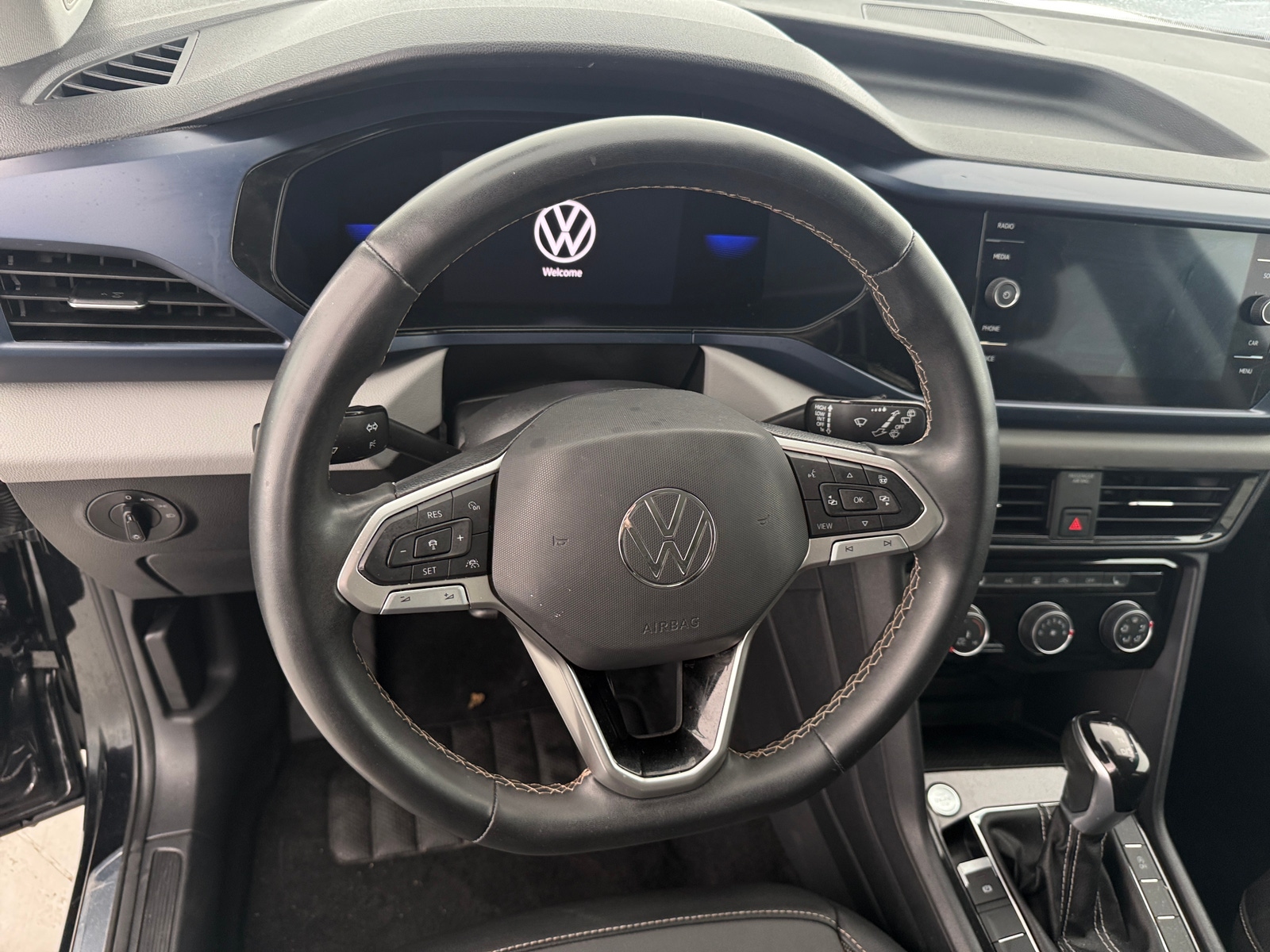 Thumbnail: 2023 Volkswagen Taos - 4