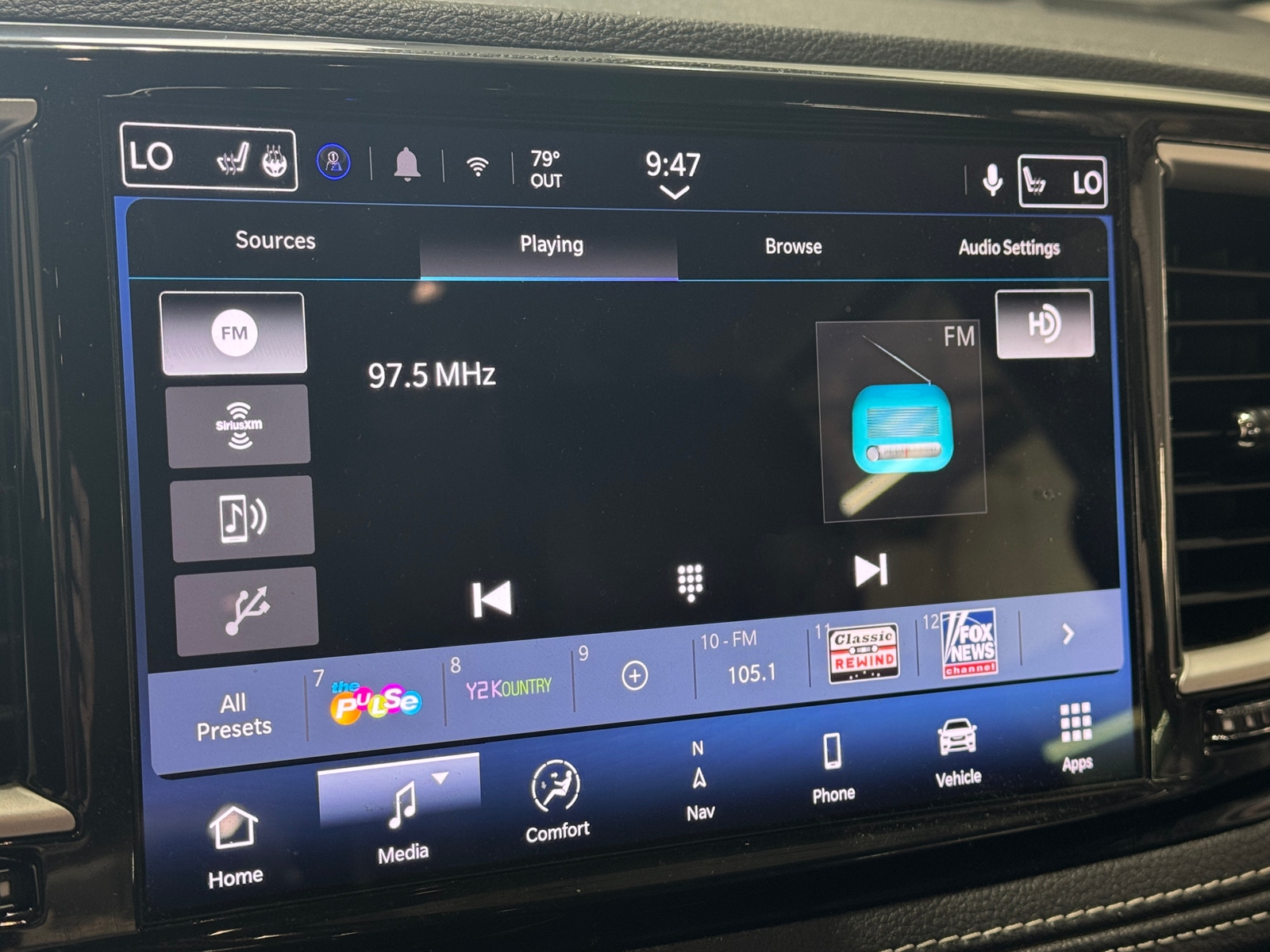 Thumbnail: 2024 Chrysler Pacifica - 3