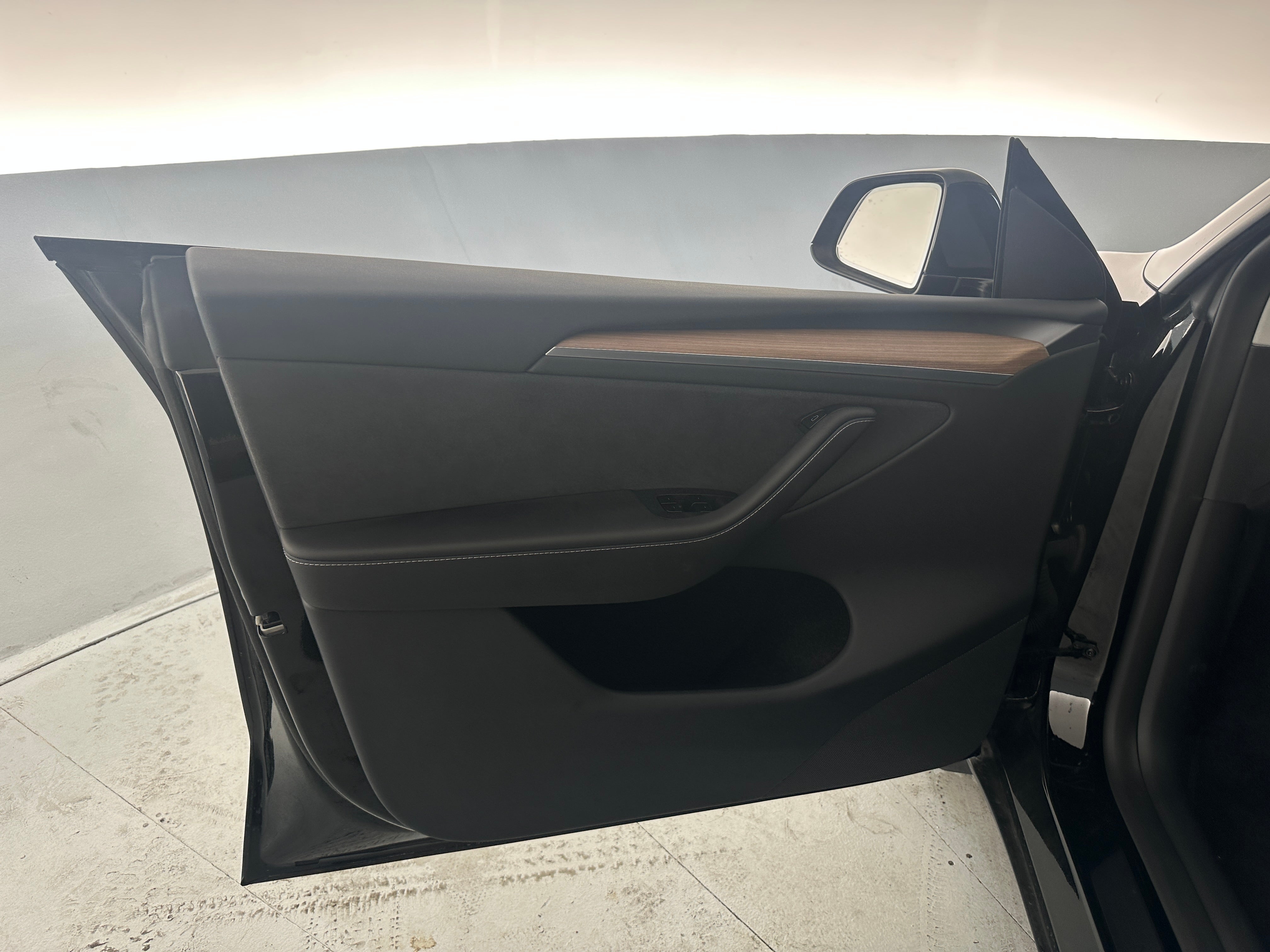 Used 2025 Tesla Model Y Performance with VIN 7SAYGDEF3SA342517 for sale in Auburn, WA