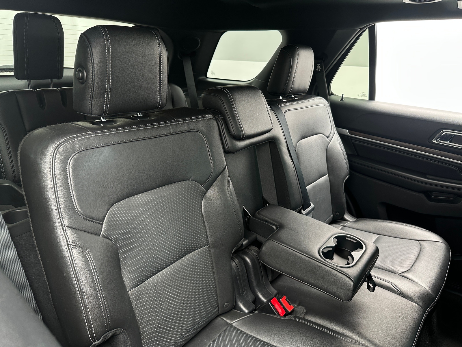 Thumbnail: 2016 Ford Explorer - 5