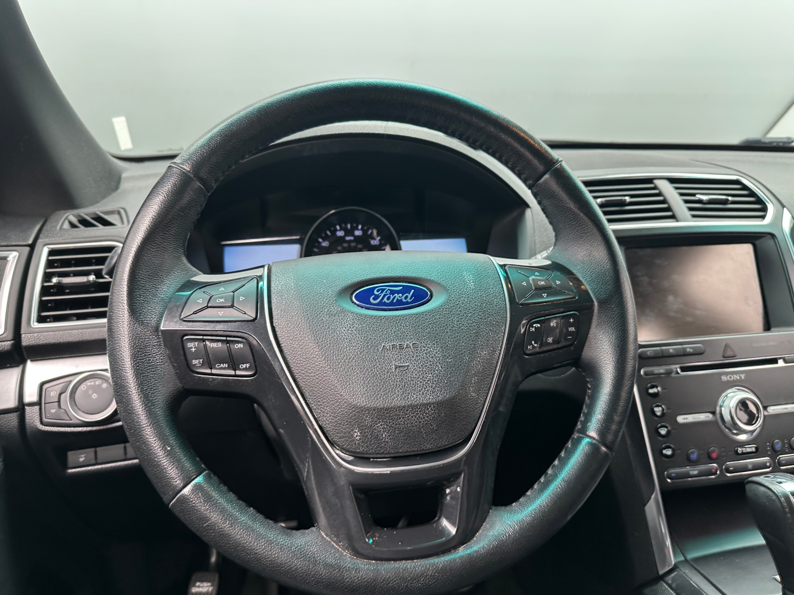 Thumbnail: 2016 Ford Explorer - 4