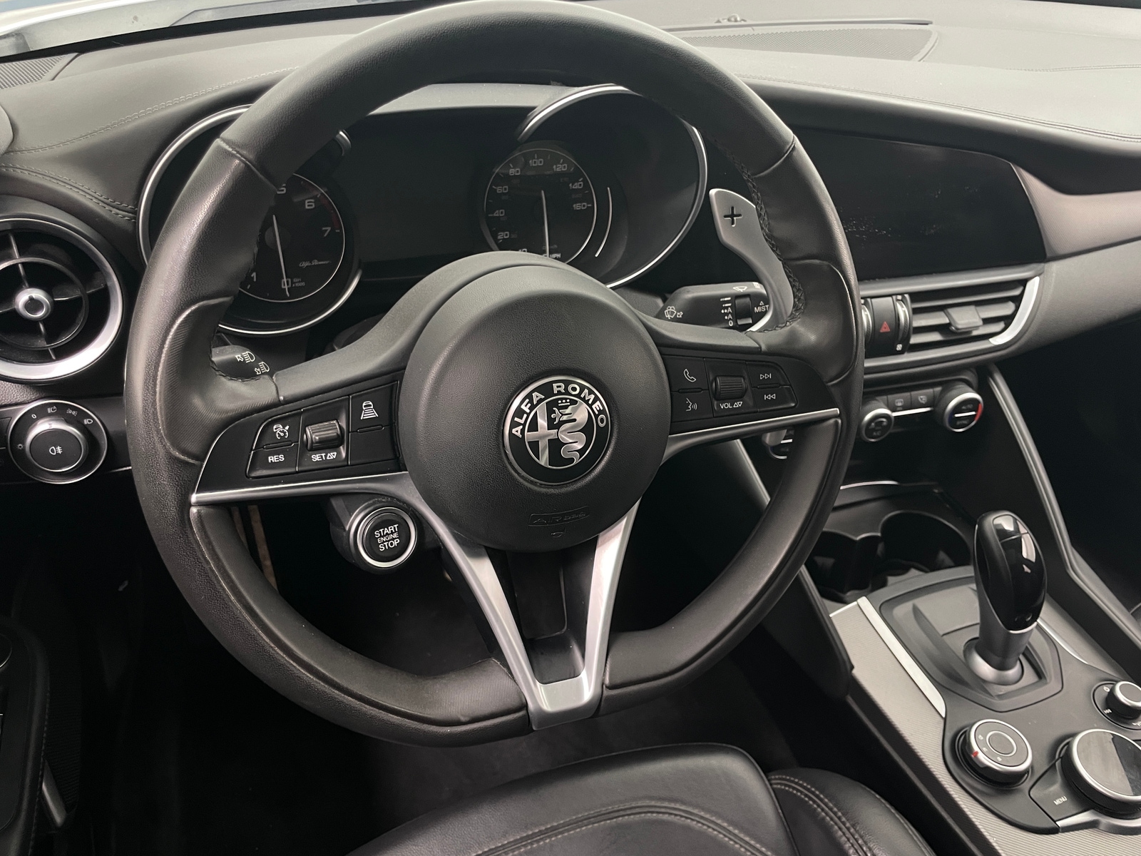 Thumbnail: 2019 Alfa Romeo Giulia - 4