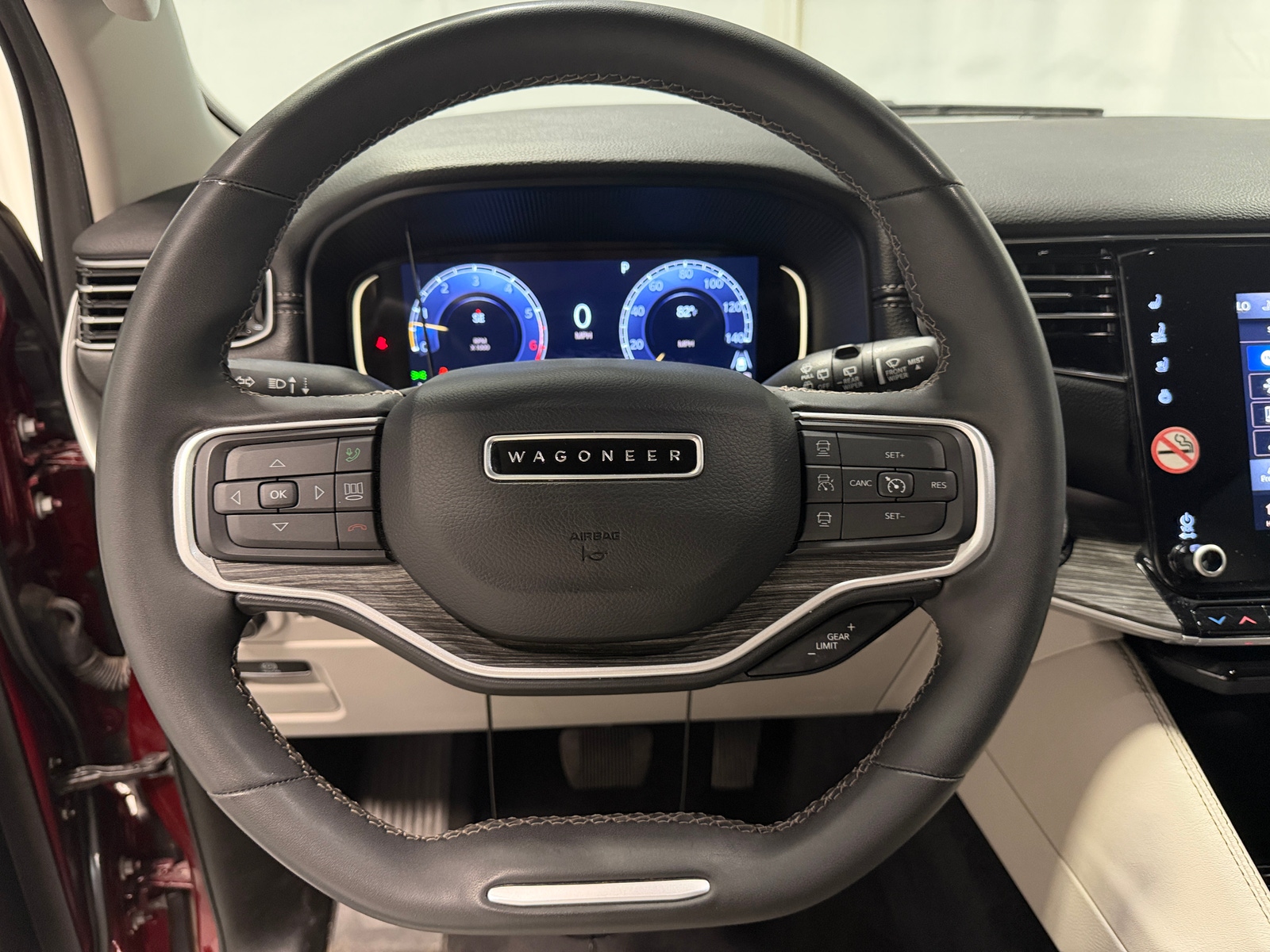 Thumbnail: 2024 Jeep Wagoneer - 4