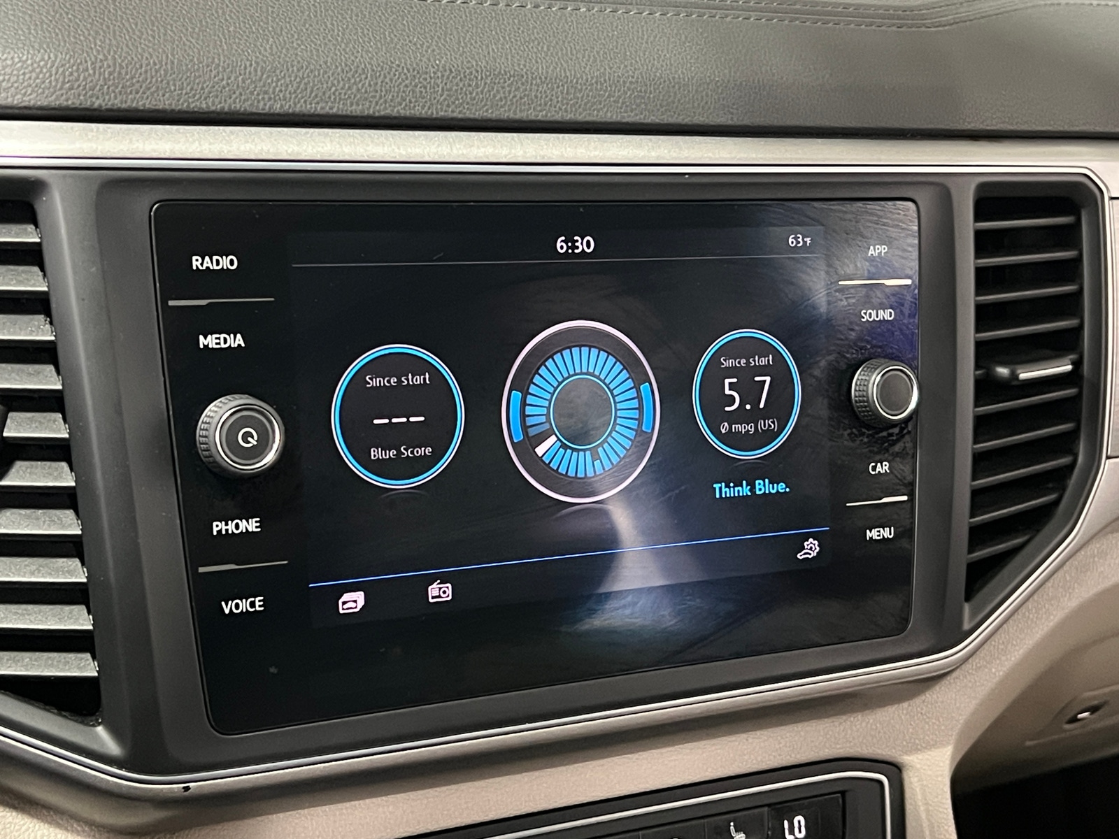 Thumbnail: 2019 Volkswagen Atlas - 3