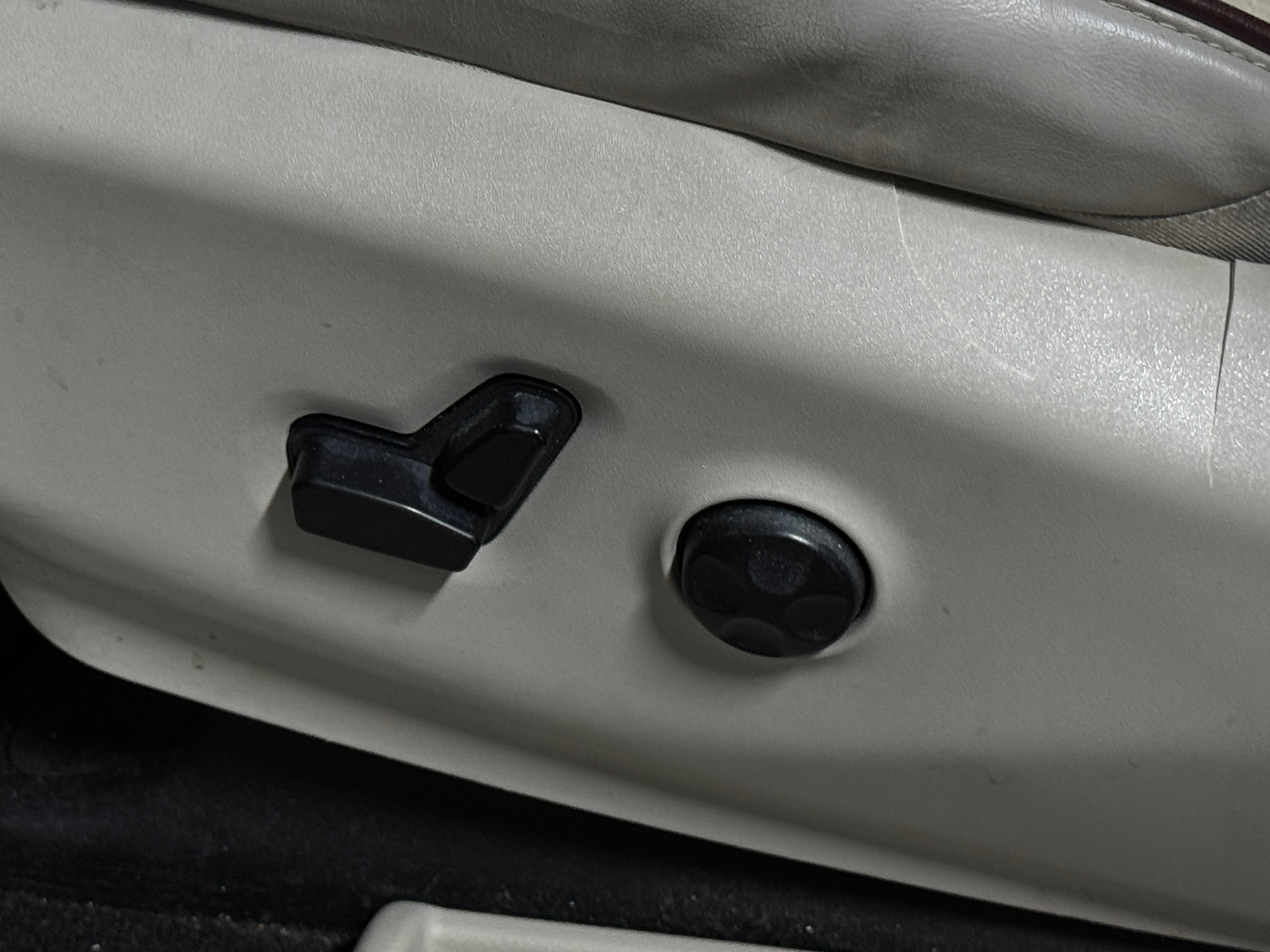 Used 2017 Chrysler Pacifica Limited with VIN 2C4RC1GG8HR658996 for sale in Pewaukee, WI