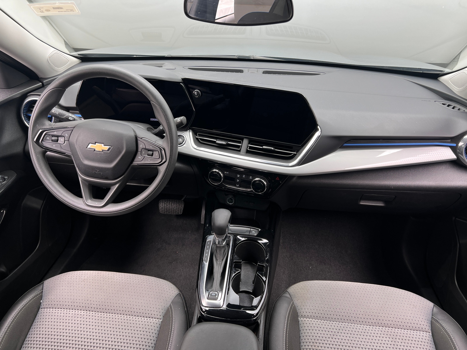 Thumbnail: 2025 Chevrolet Trax - 3